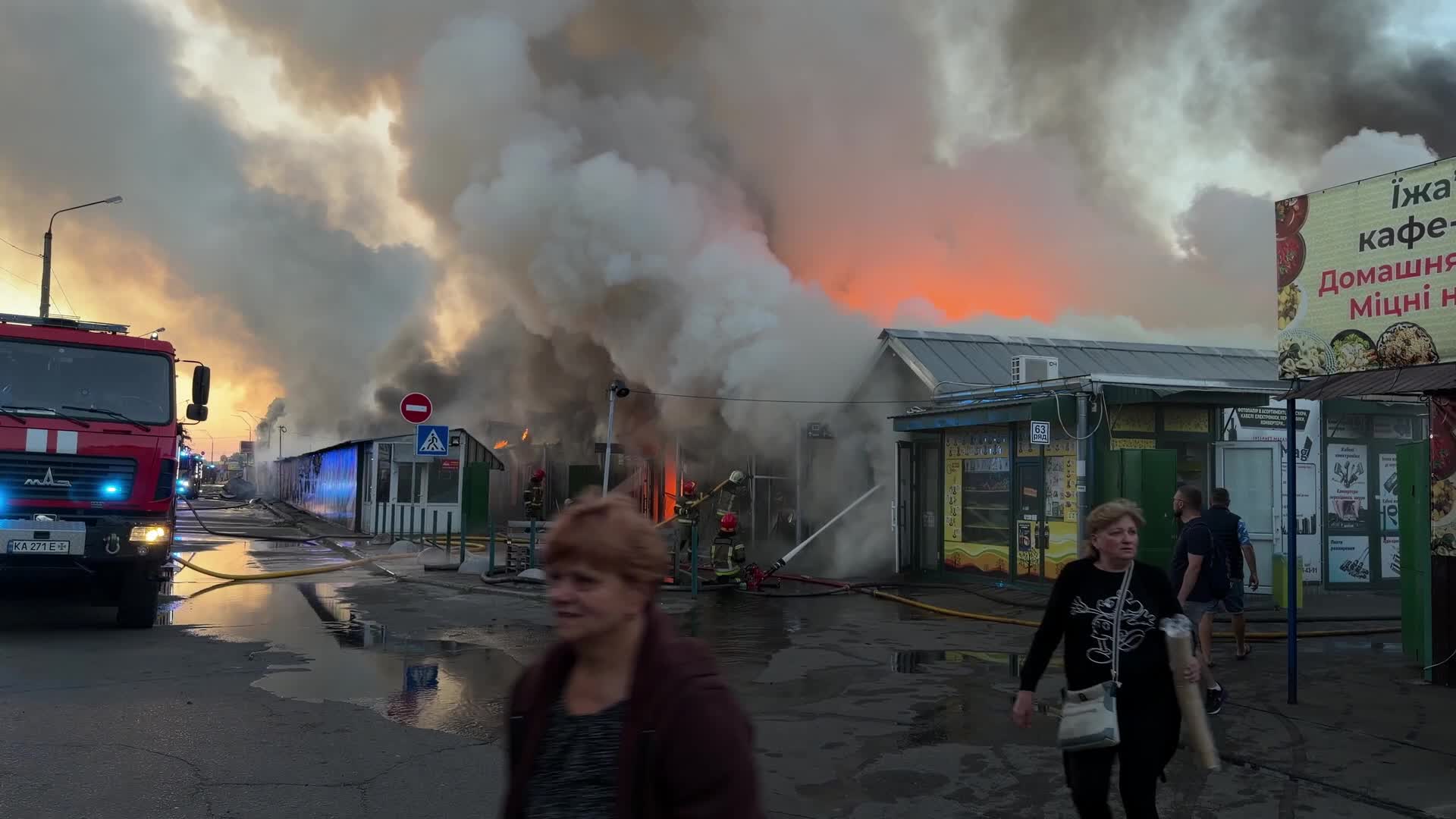 As a result of the Russian attack, Ukraine’s largest book market was destroyed by fire in Kyiv.