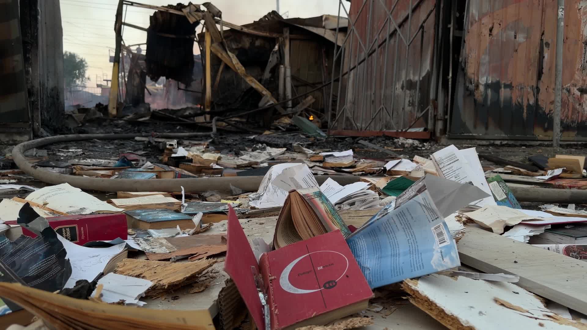 As a result of the Russian attack, Ukraine’s largest book market was destroyed by fire in Kyiv.
