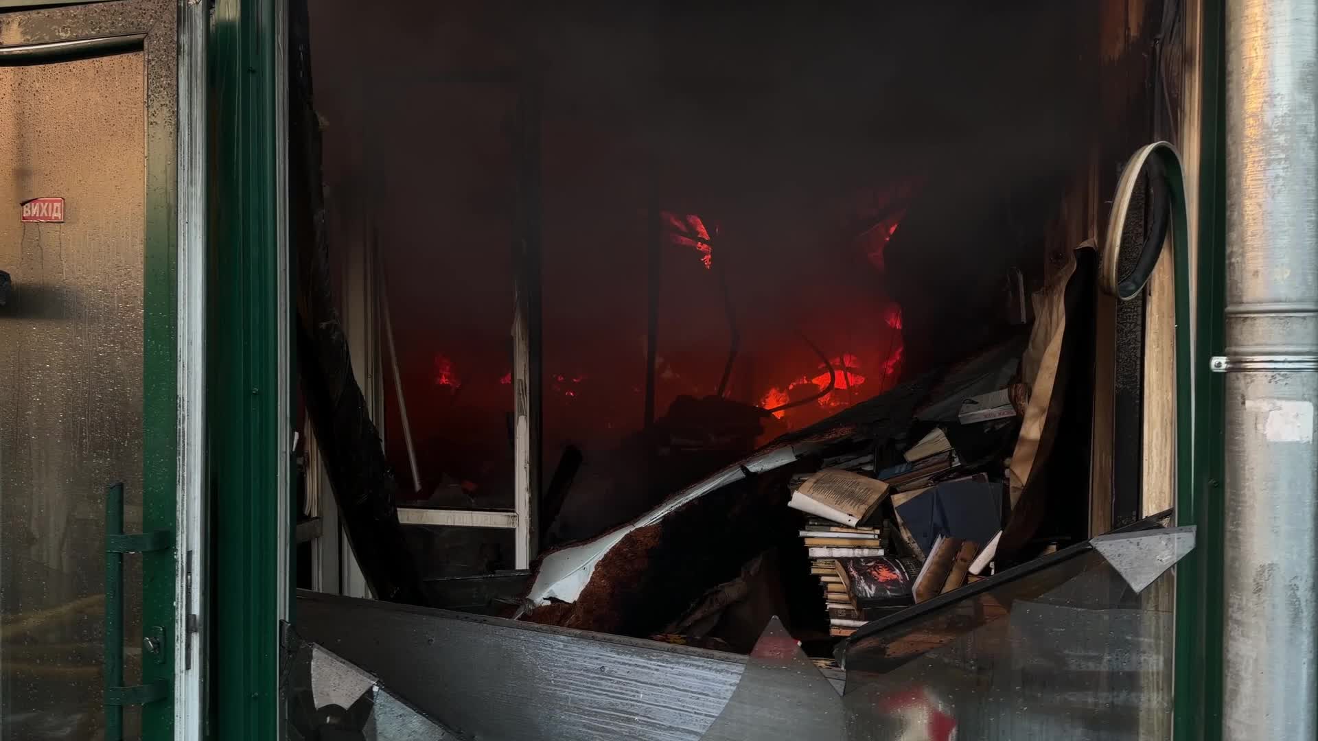 As a result of the Russian attack, Ukraine’s largest book market was destroyed by fire in Kyiv.