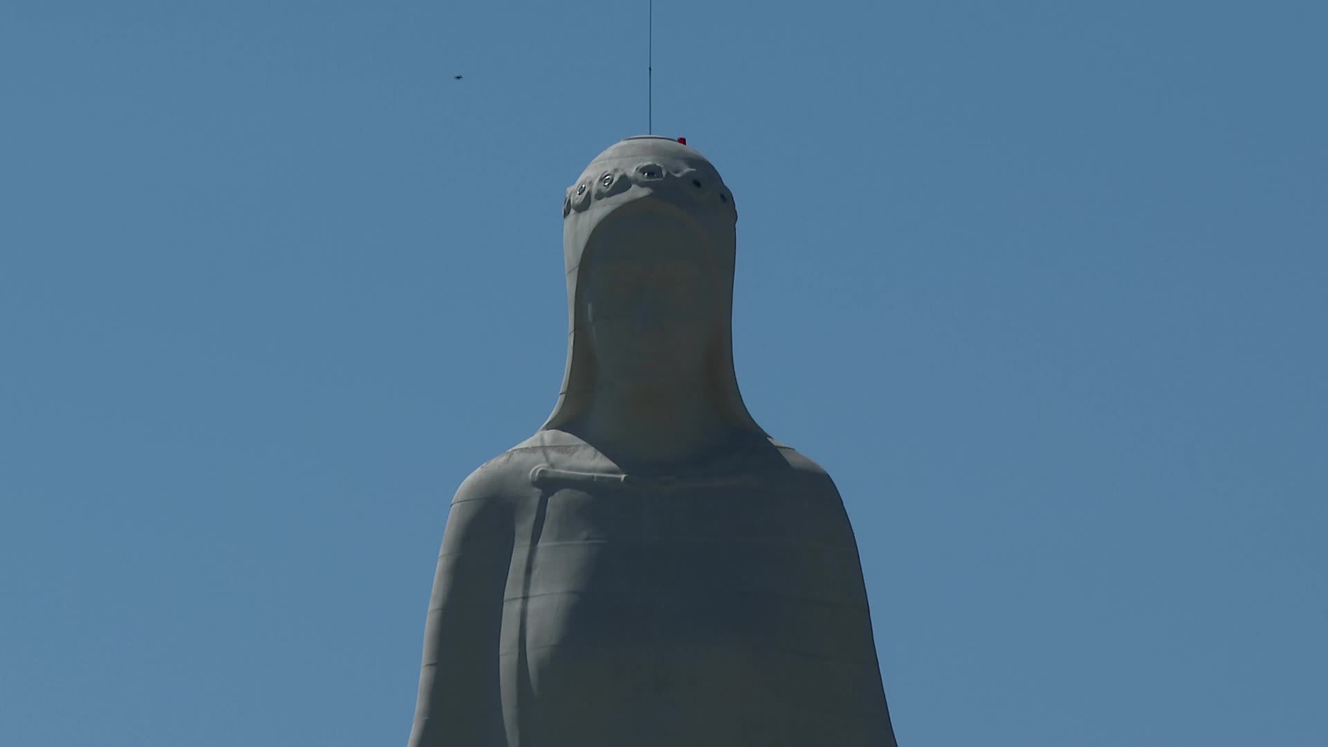 Poland: Virgin Mary statue