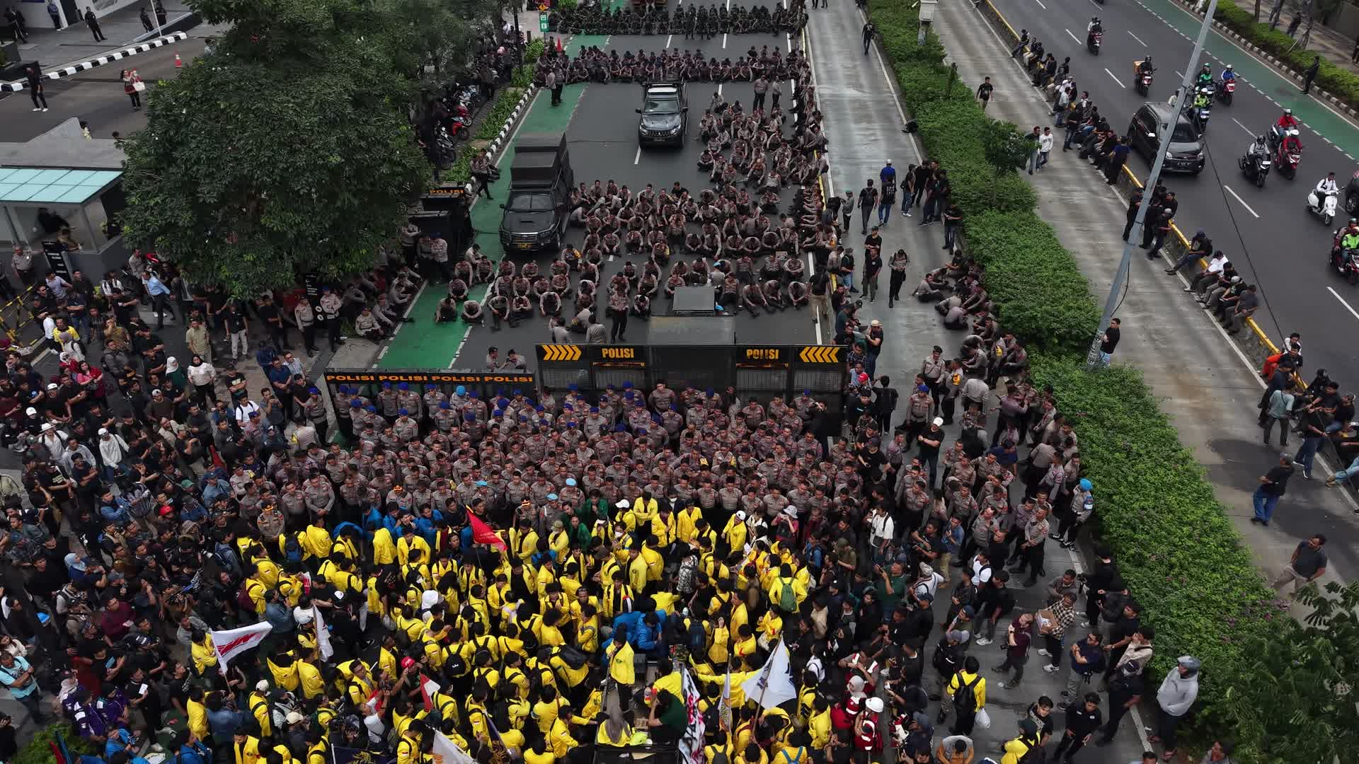 Students Demand Accountability for Prabowo Administration