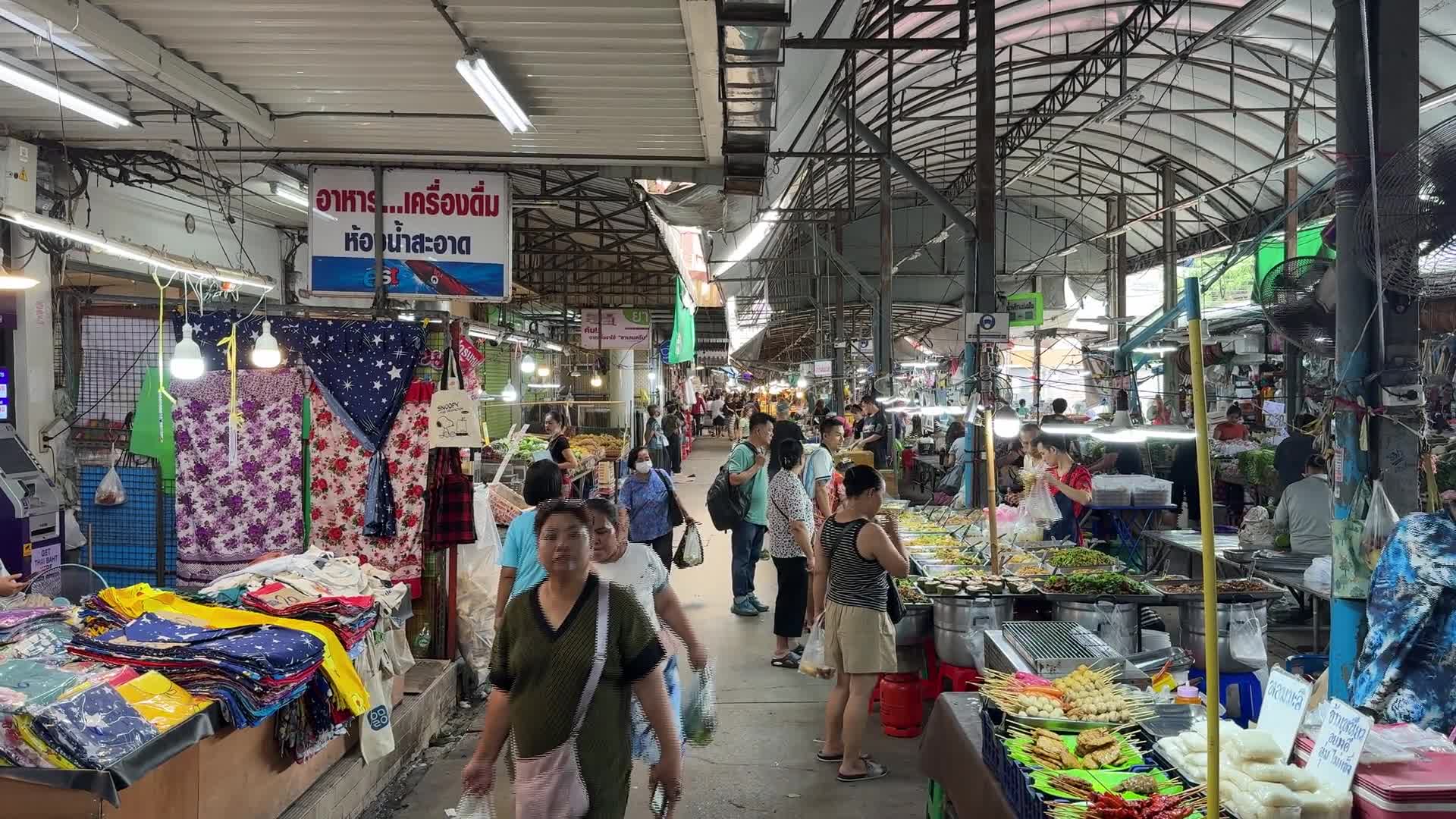Daily Life in Bangkok - 08/19/2026