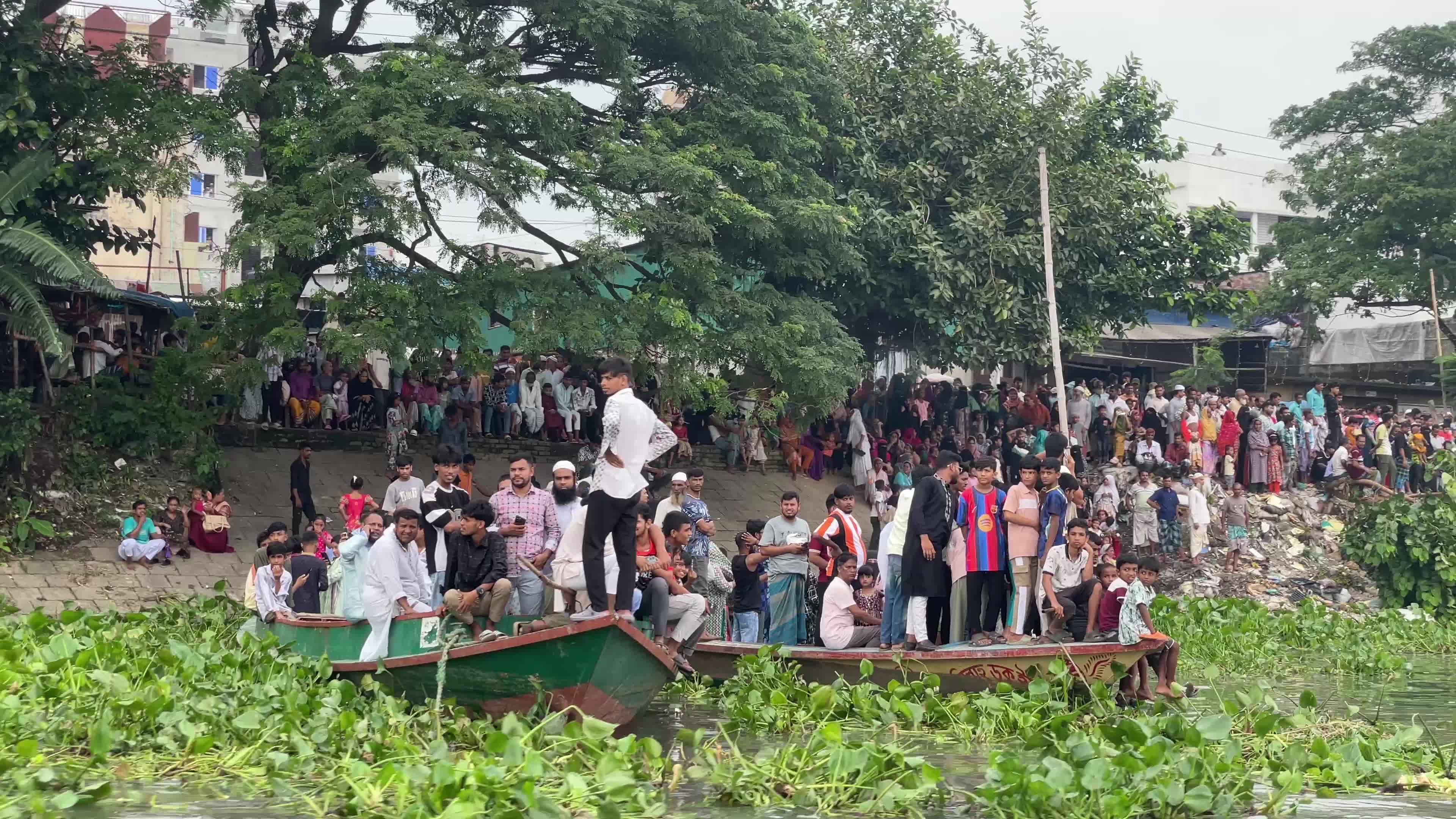 Boat race in Dhaka