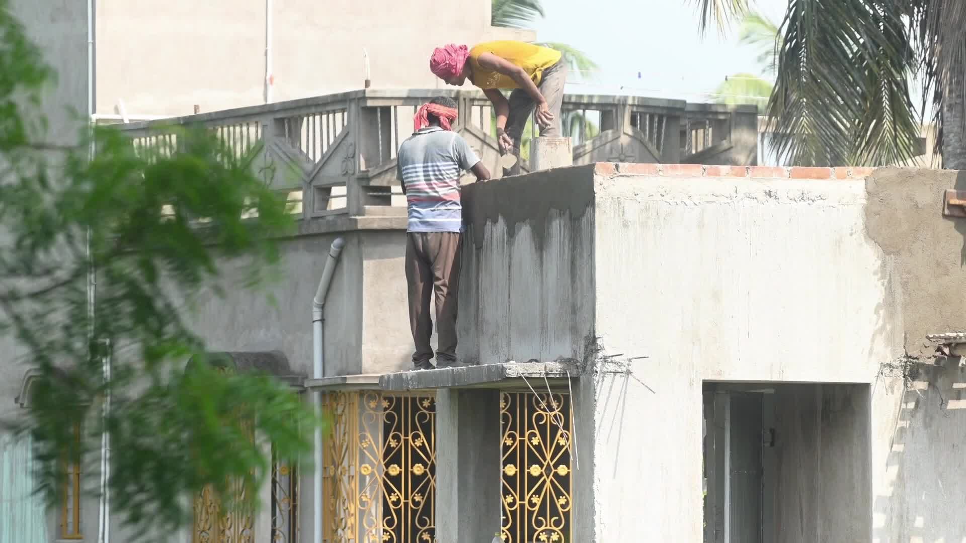 Daily wage labor in India - Mason - Life Risk - Indian Economy