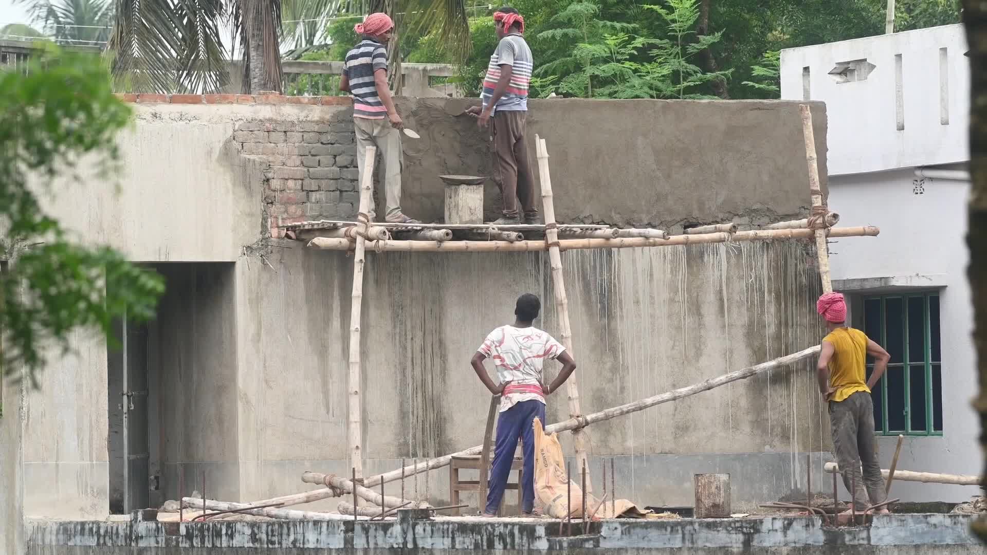 Daily wage labor in India - Mason - Life Risk - Indian Economy