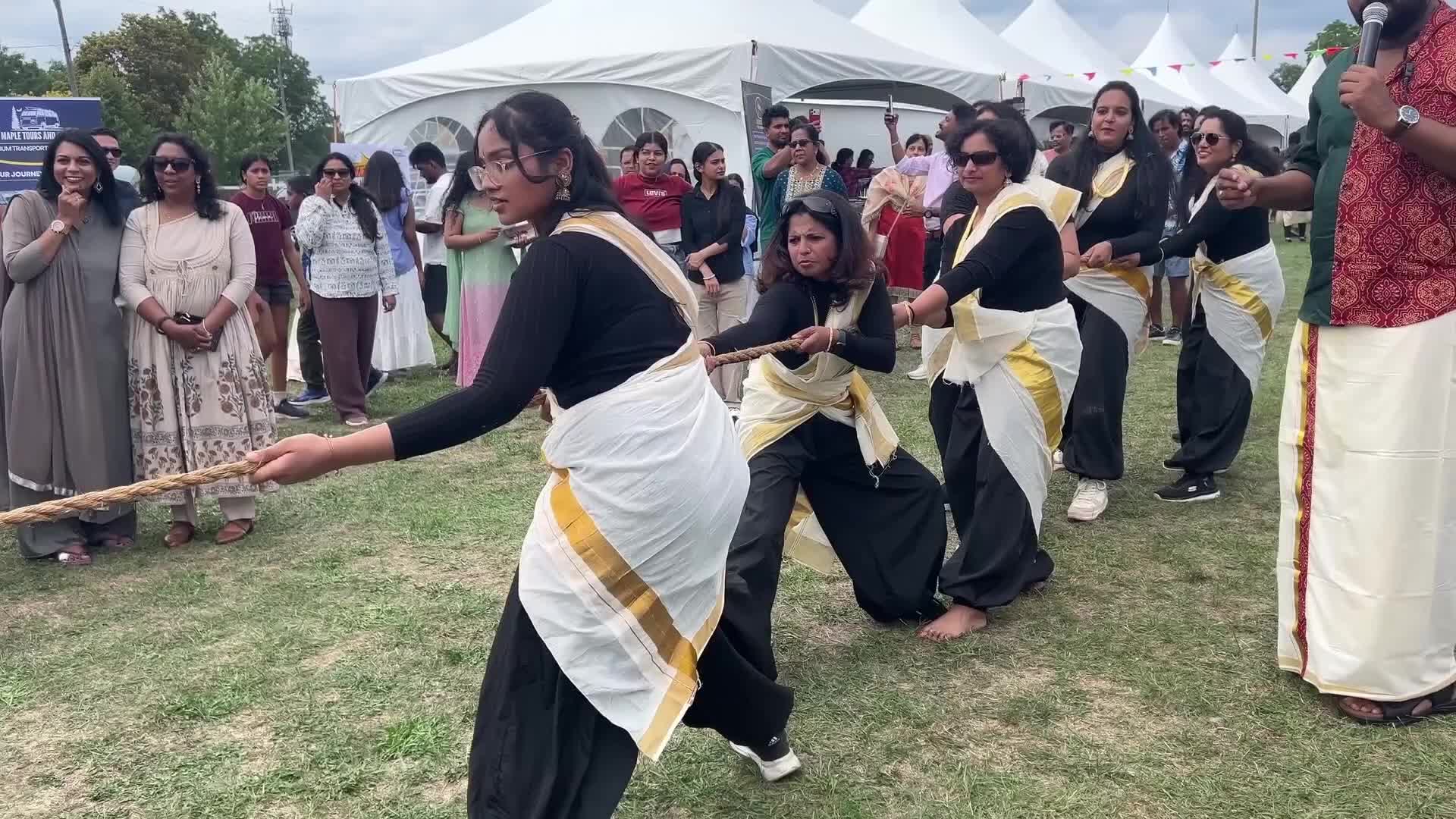 Women's Vadamvali (tug of war) competition