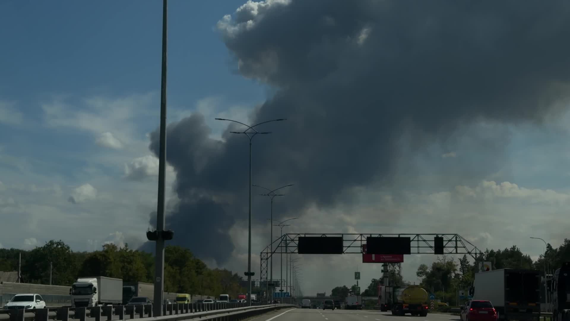 A prolonged combined Russian air attack on Kyiv.