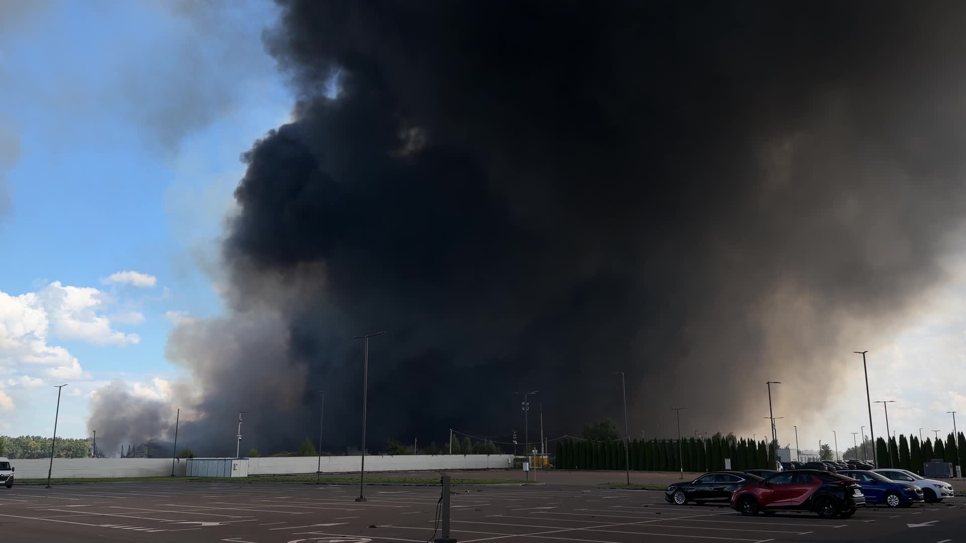 A prolonged combined Russian air attack on Kyiv.