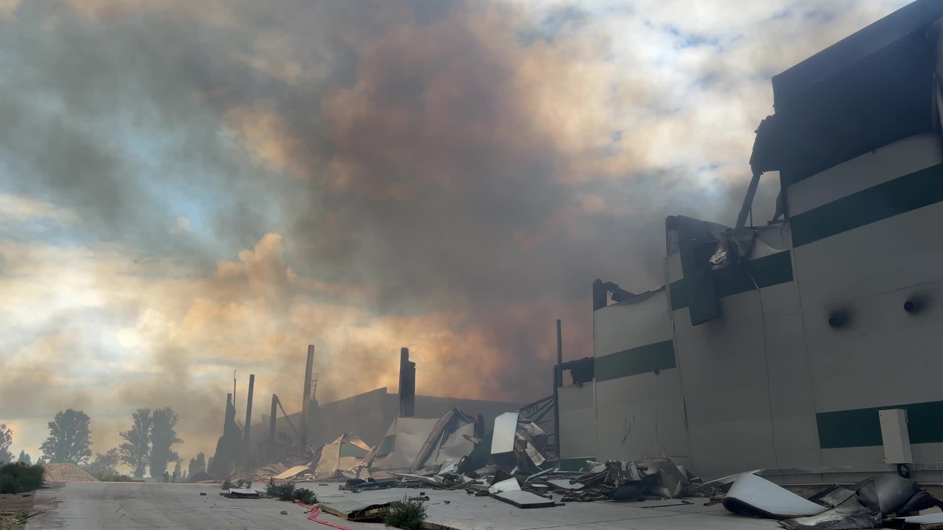A prolonged combined Russian air attack on Kyiv.