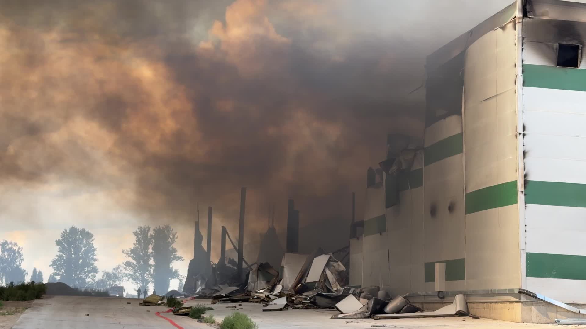 A prolonged combined Russian air attack on Kyiv.