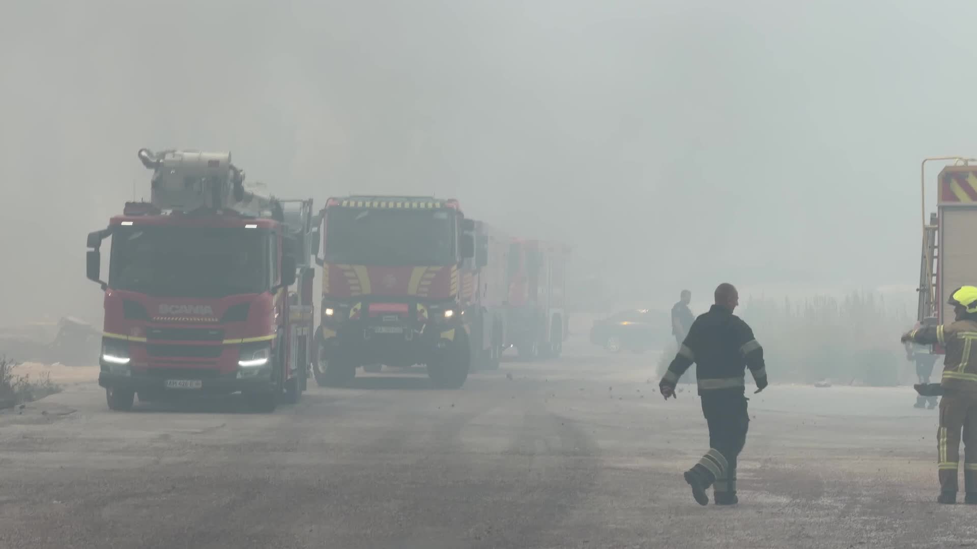 A prolonged combined Russian air attack on Kyiv.