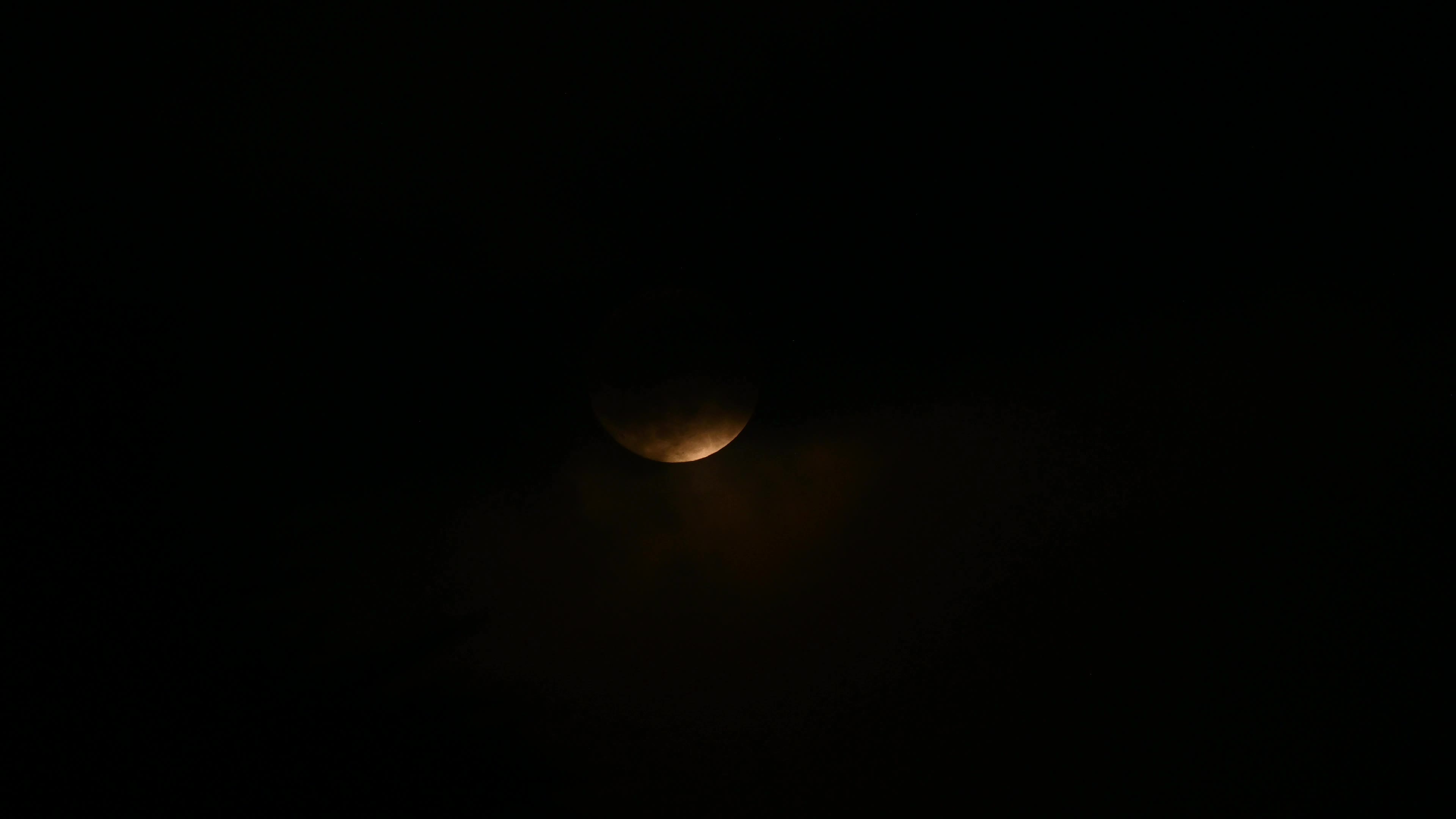 August full moon 2026 - Sturgeon Moon - Lunar Corona - Atmospheric Optics
