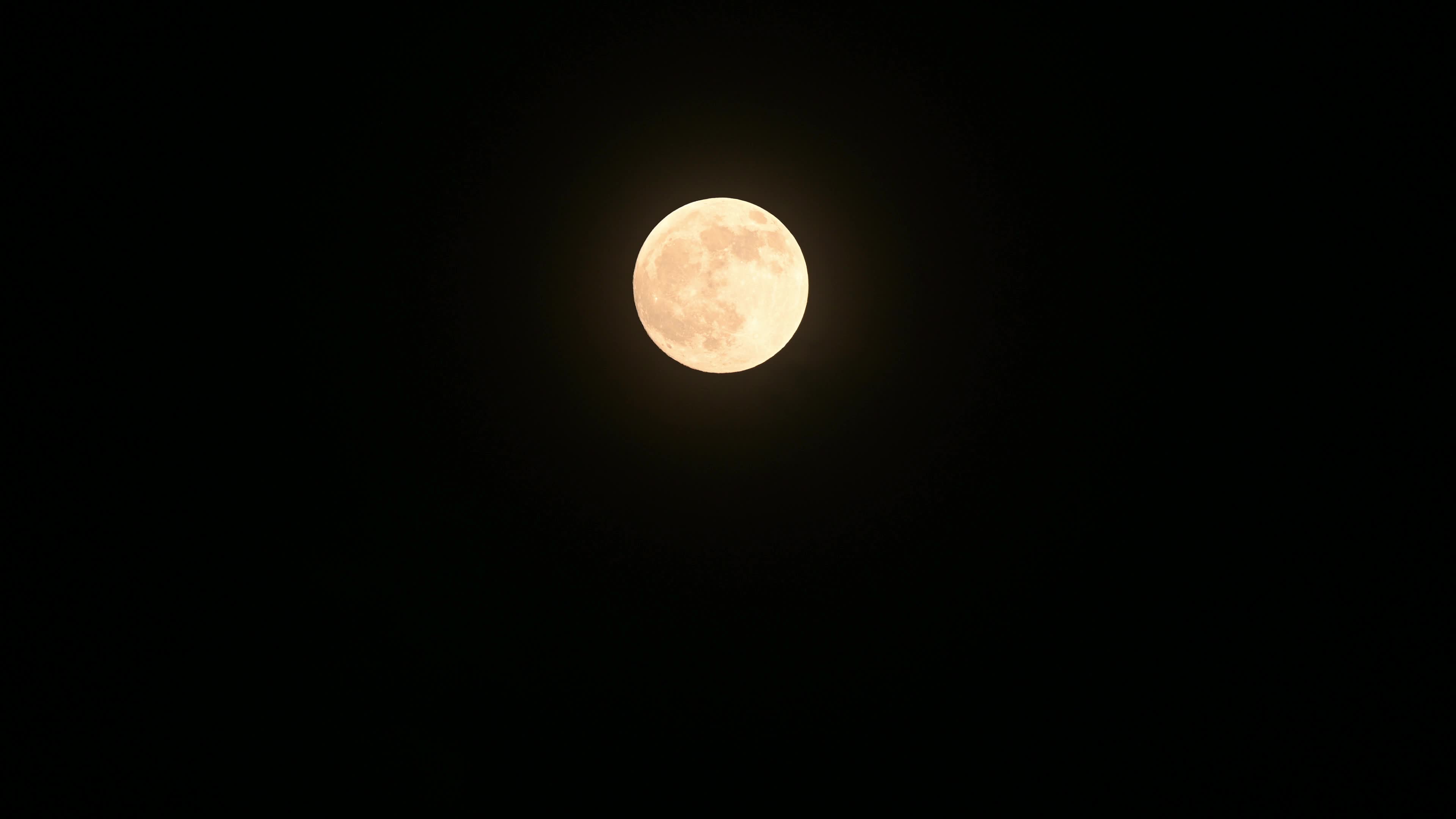 August full moon 2026 - Sturgeon Moon - Lunar Corona - Atmospheric Optics