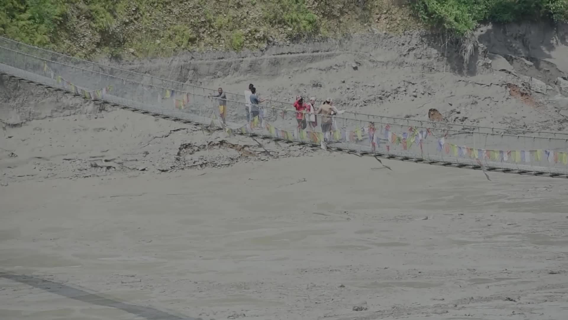 Flash flood from China hits Nepal