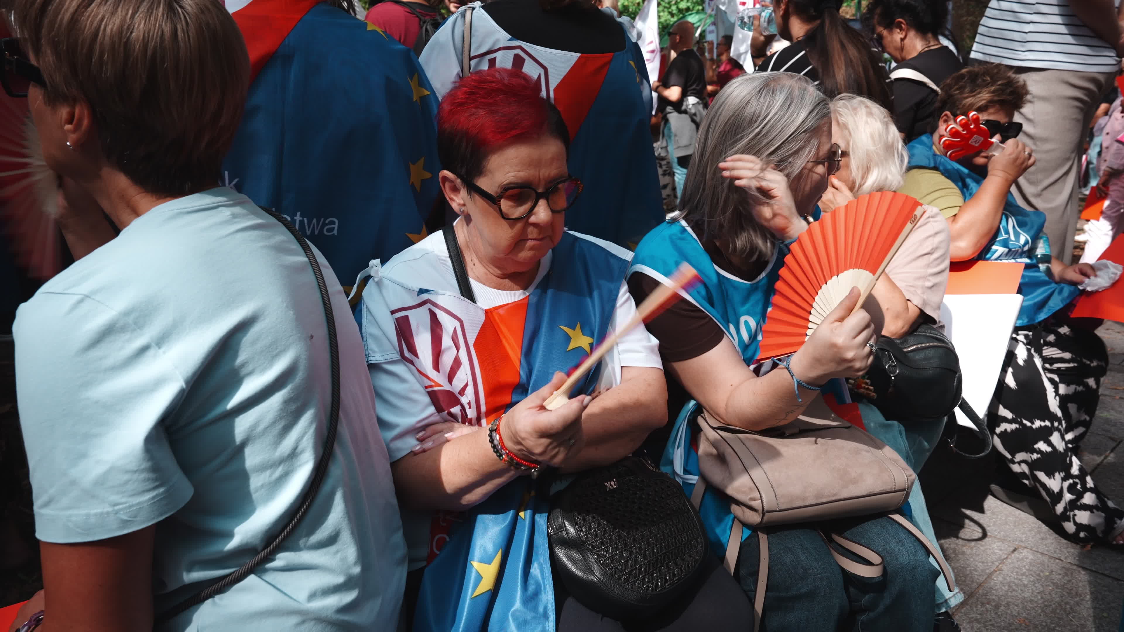 Polish Teachers Rally Outside PM's Chancellery Over Stalled Pay Reform