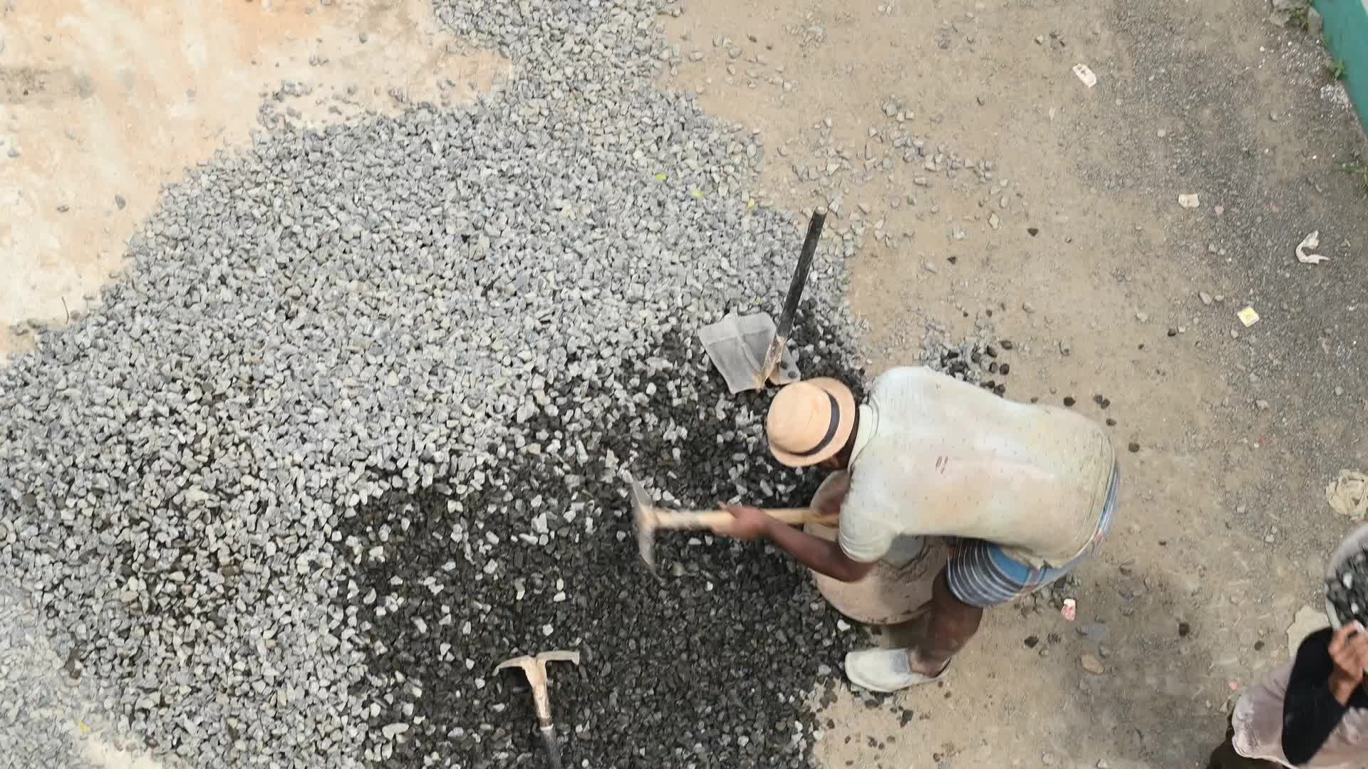 Masonry - Indian Economy - Daily wage labor in India - Concrete roof making in India