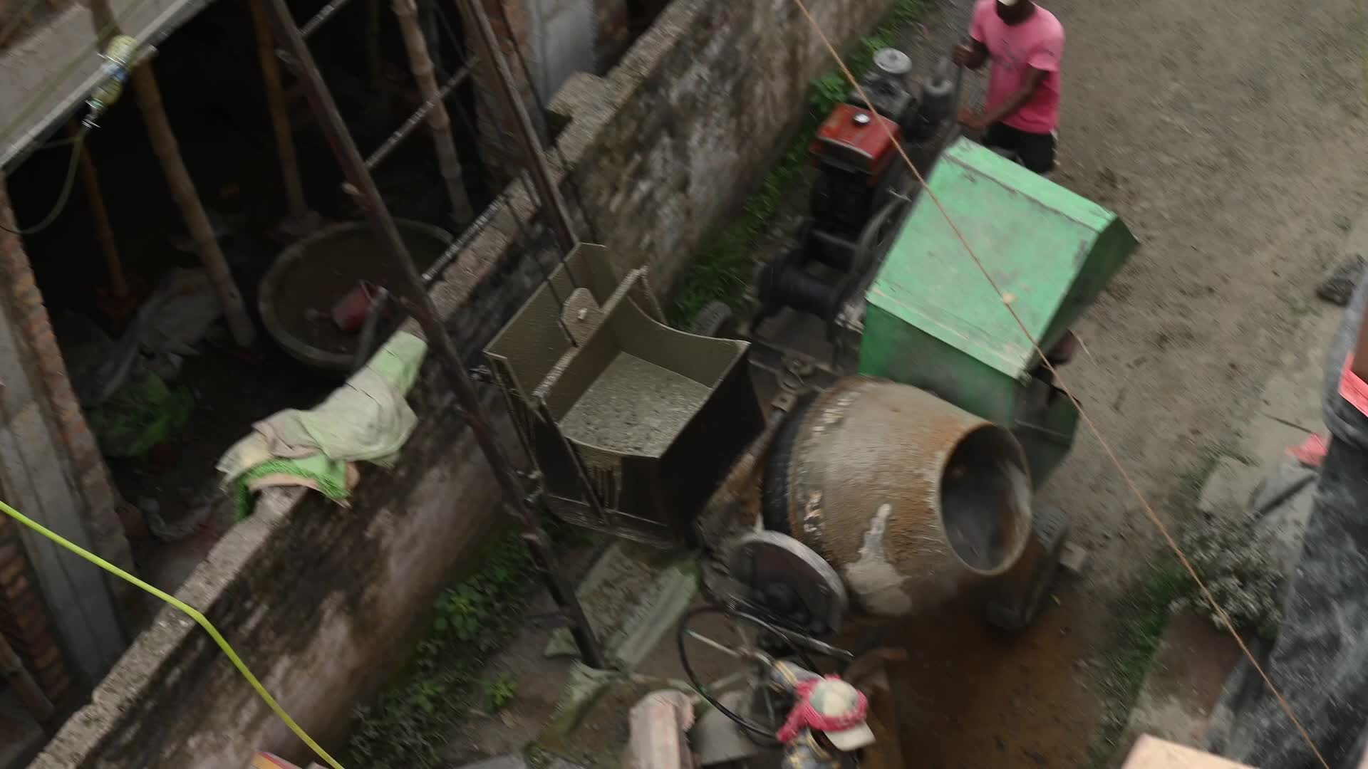 Masonry - Indian Economy - Daily wage labor in India - Concrete roof making in India