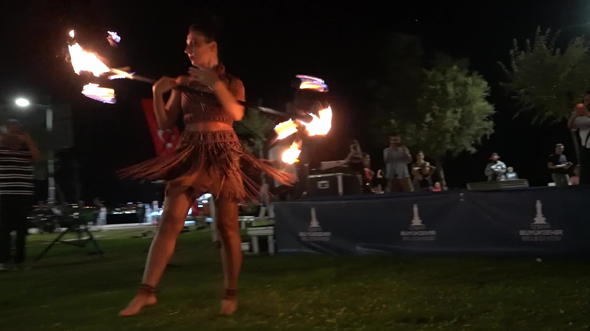 Izmir Marks World Peace Day with Poetry and Dance