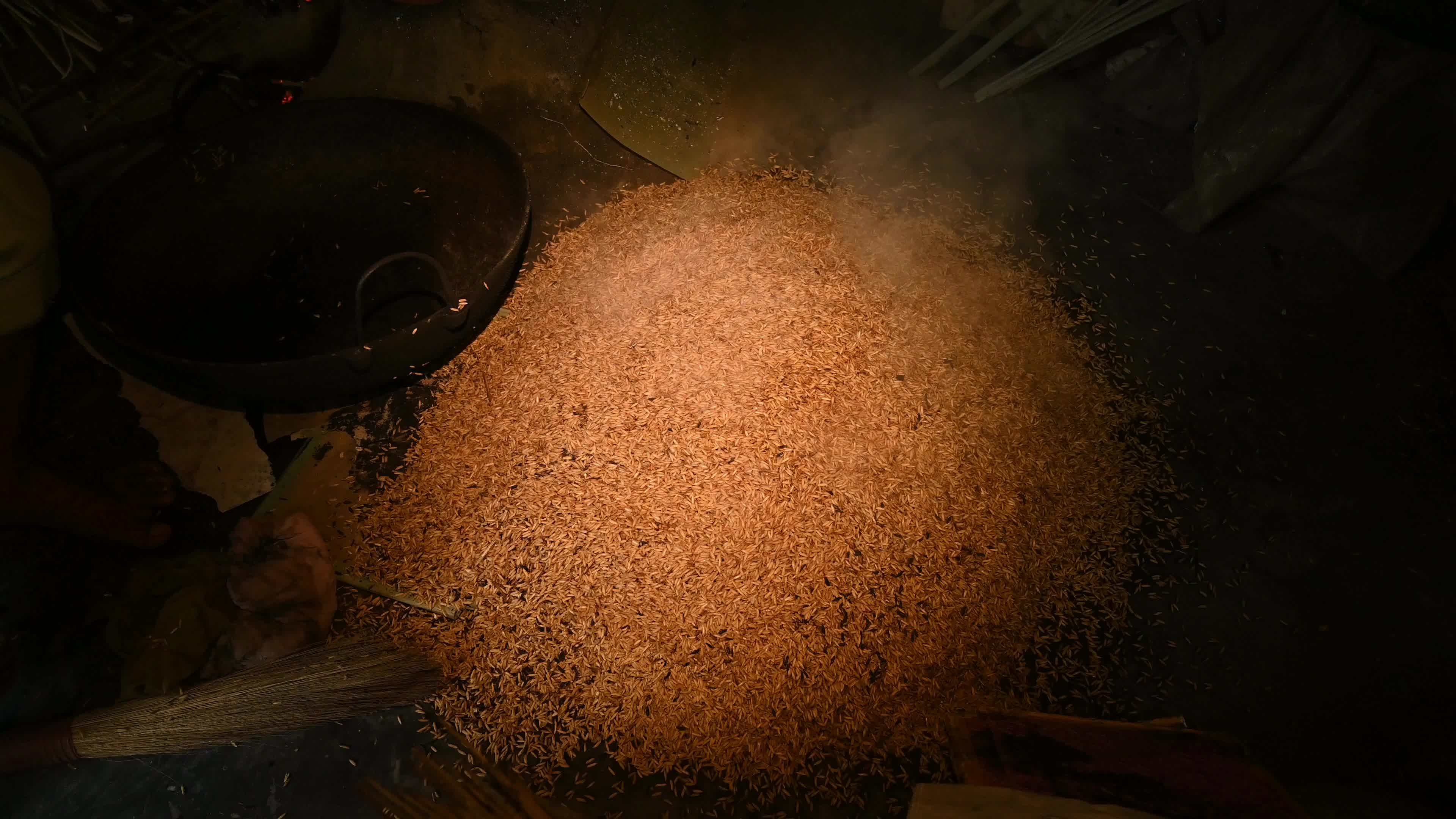Parboiled rice production in India -  Soaking, steaming, and drying
