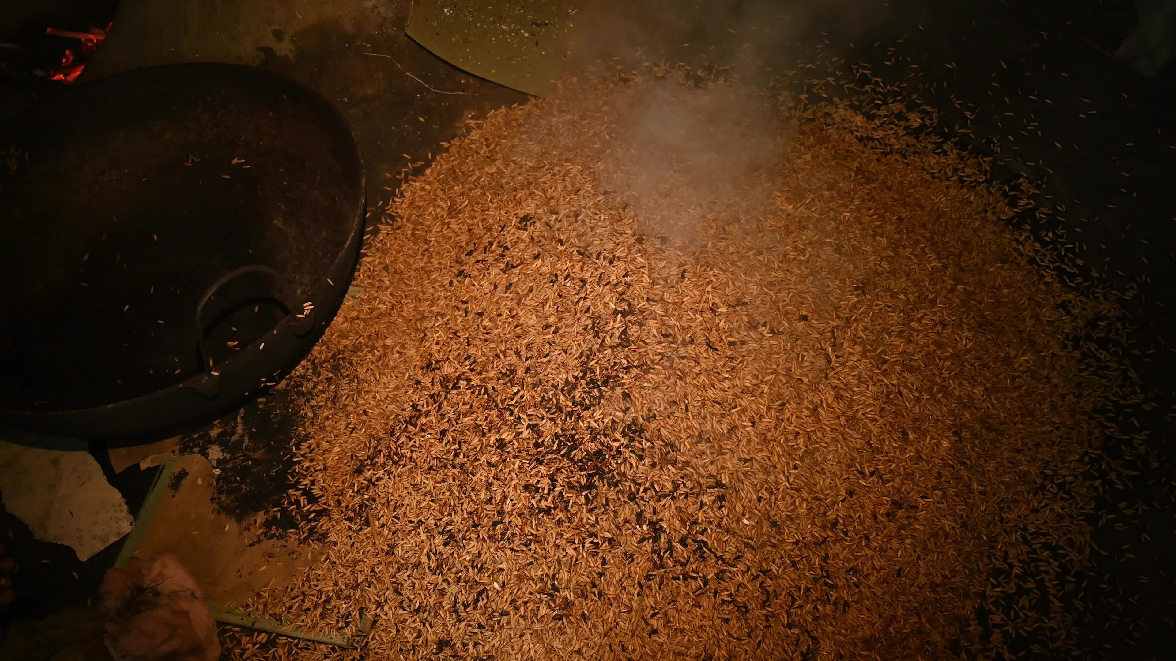 Parboiled rice production in India -  Soaking, steaming, and drying