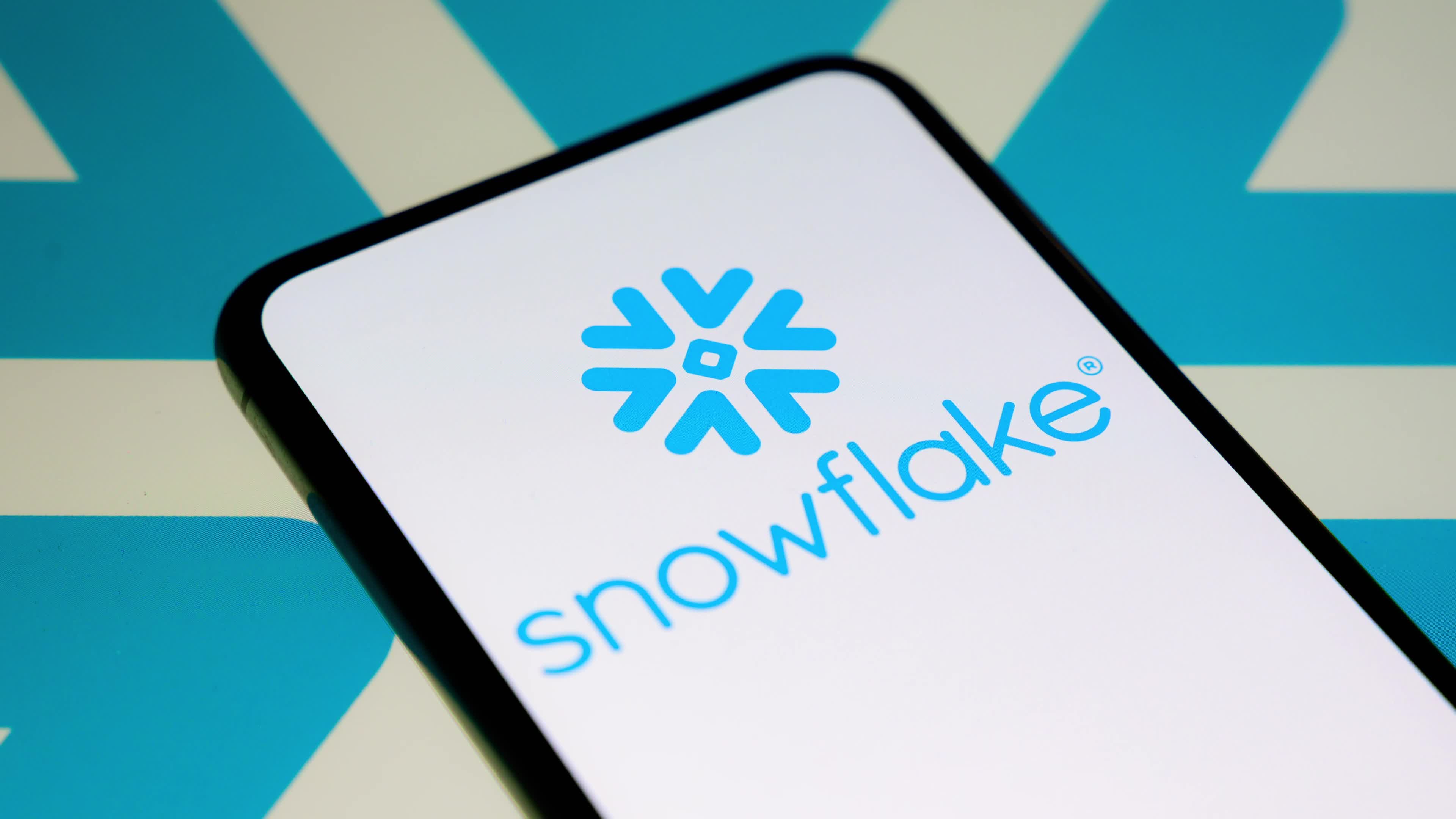 Video illustrations - Snowflake announces its financial results for the second quarter of fiscal 2027