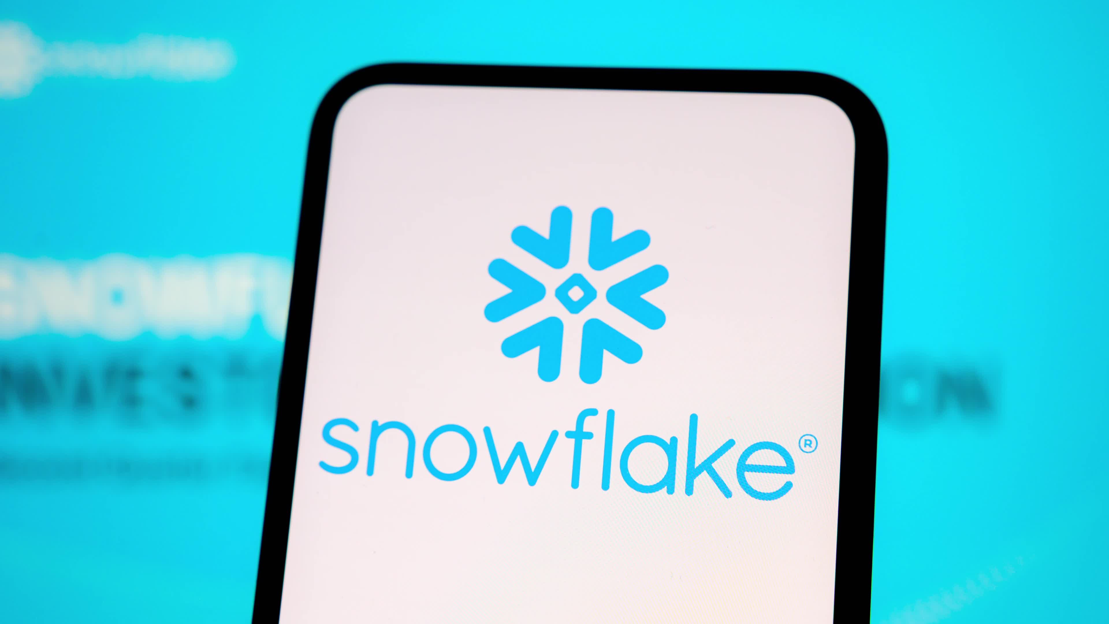 Video illustrations - Snowflake announces its financial results for the second quarter of fiscal 2027