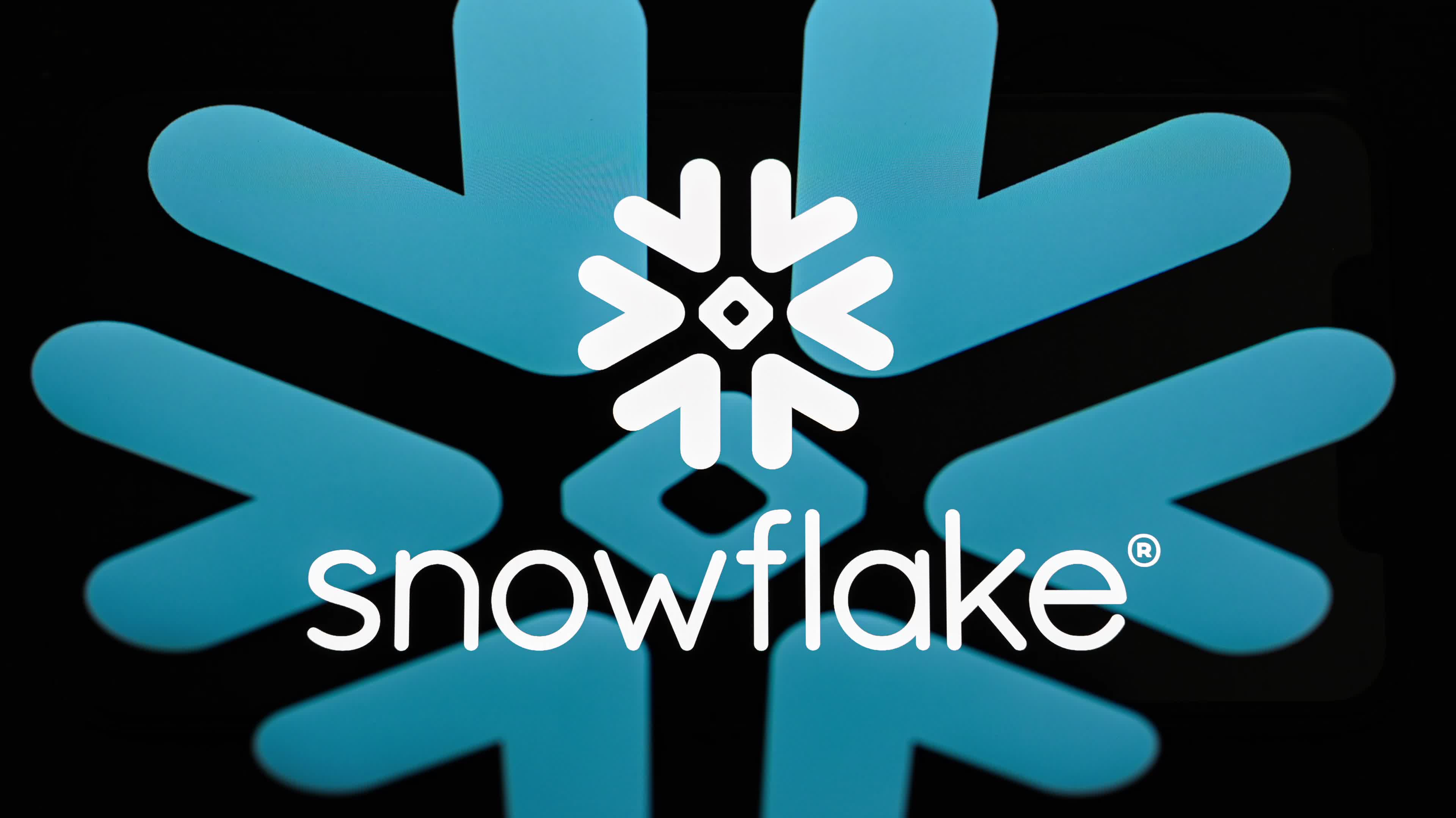 Video illustrations - Snowflake announces its financial results for the second quarter of fiscal 2027
