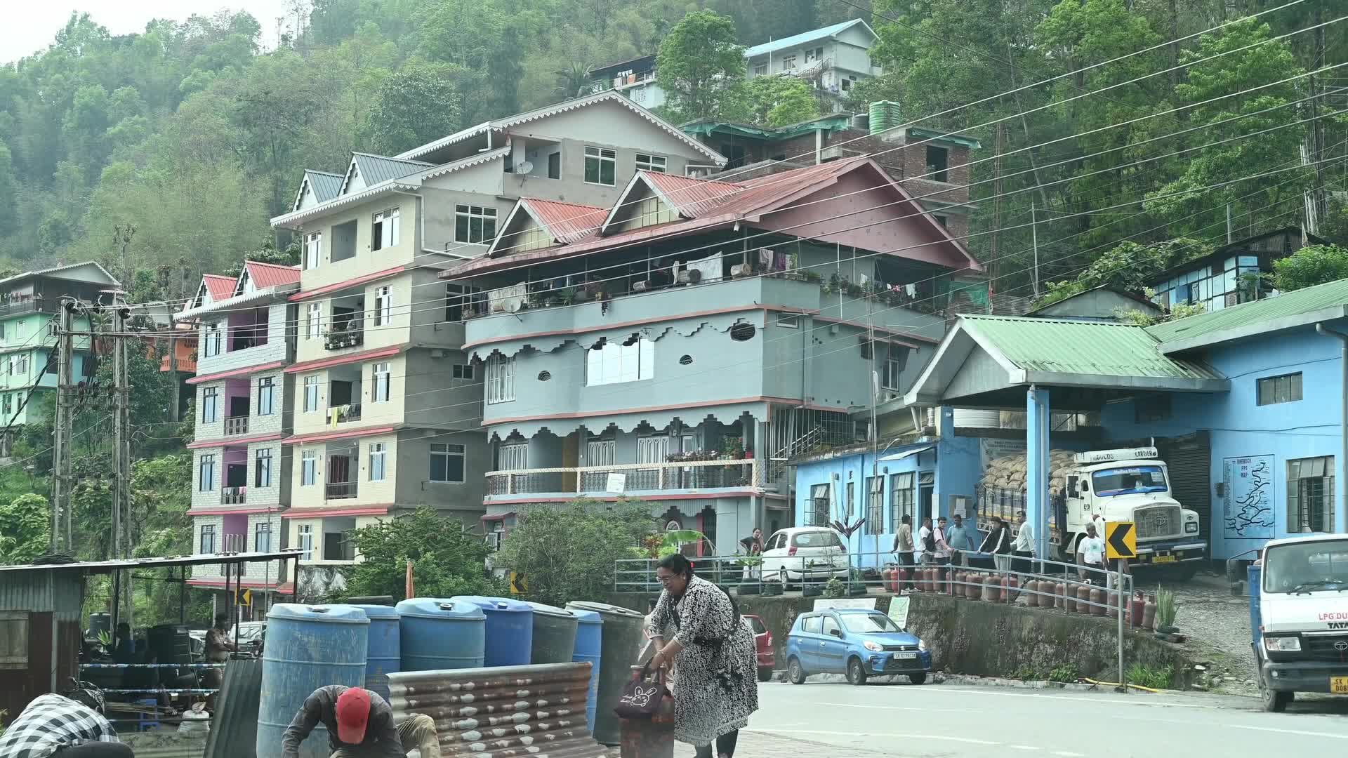 LPG Gas Crisis In Sikkim - Eastern Himalaya - India