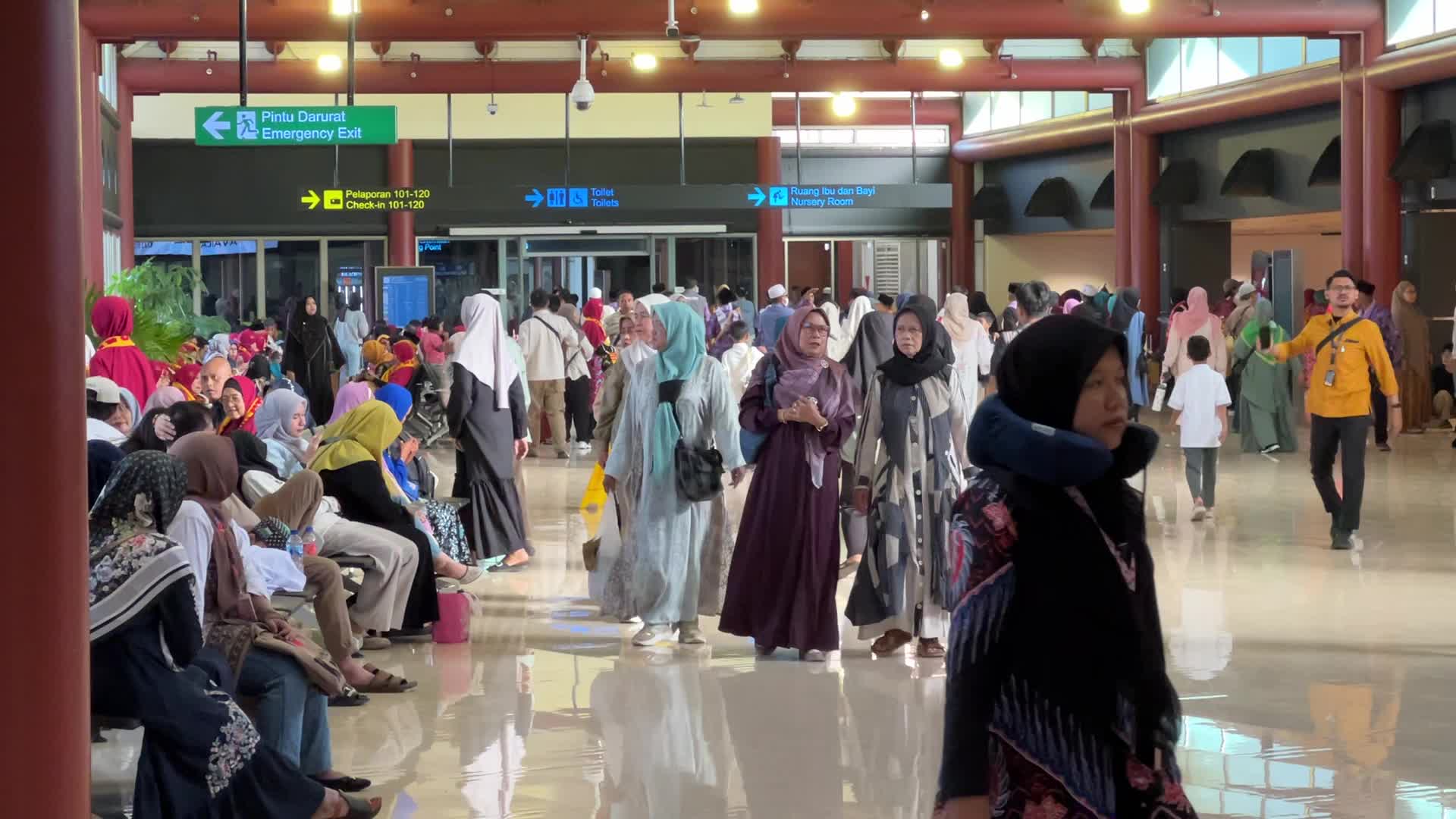 Soekarno-Hatta International Airport Temporarily Closed Due to Volcanic Ash from Anak Krakatau