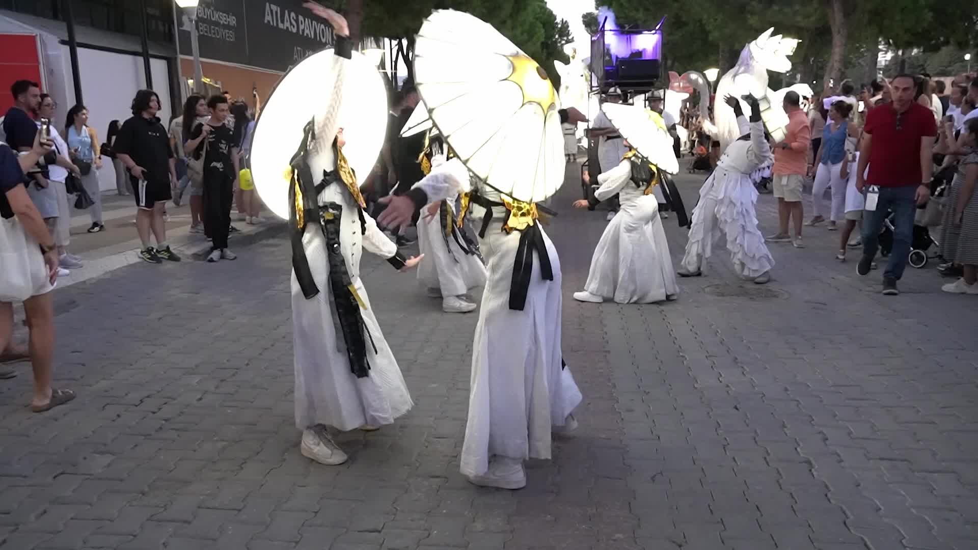 Legendaires international street performance