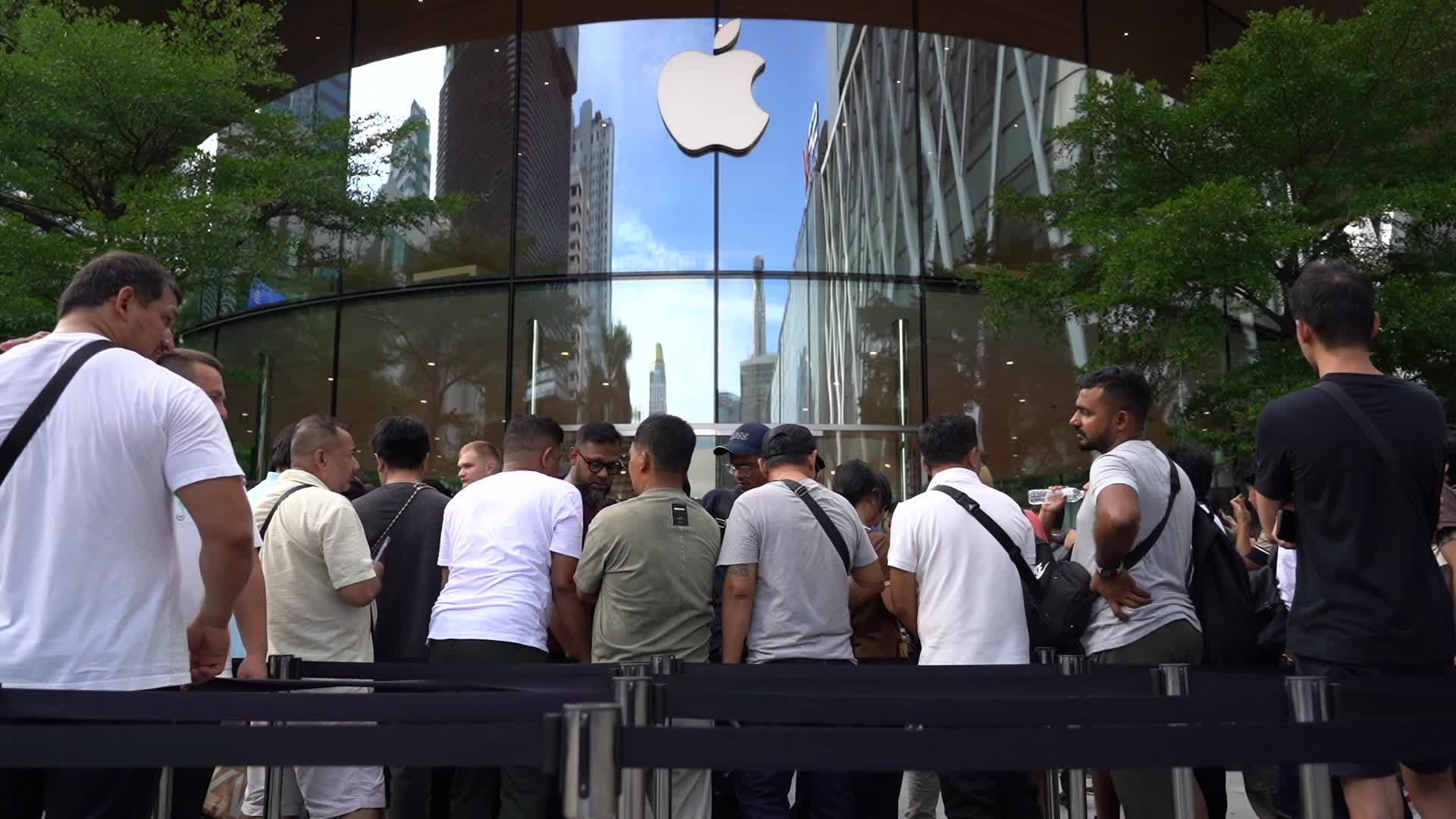 Apple launches new iPhone 18 in Thailand.