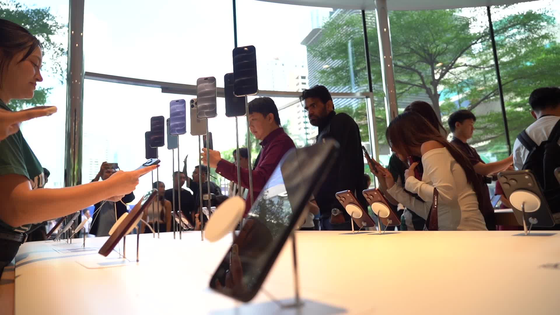 Apple launches new iPhone 18 in Thailand.