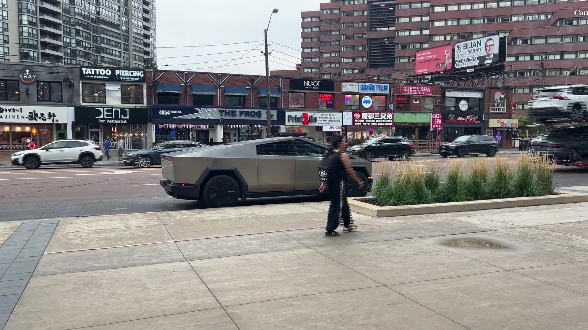 Tesla Cybertruck - 09/09/2026