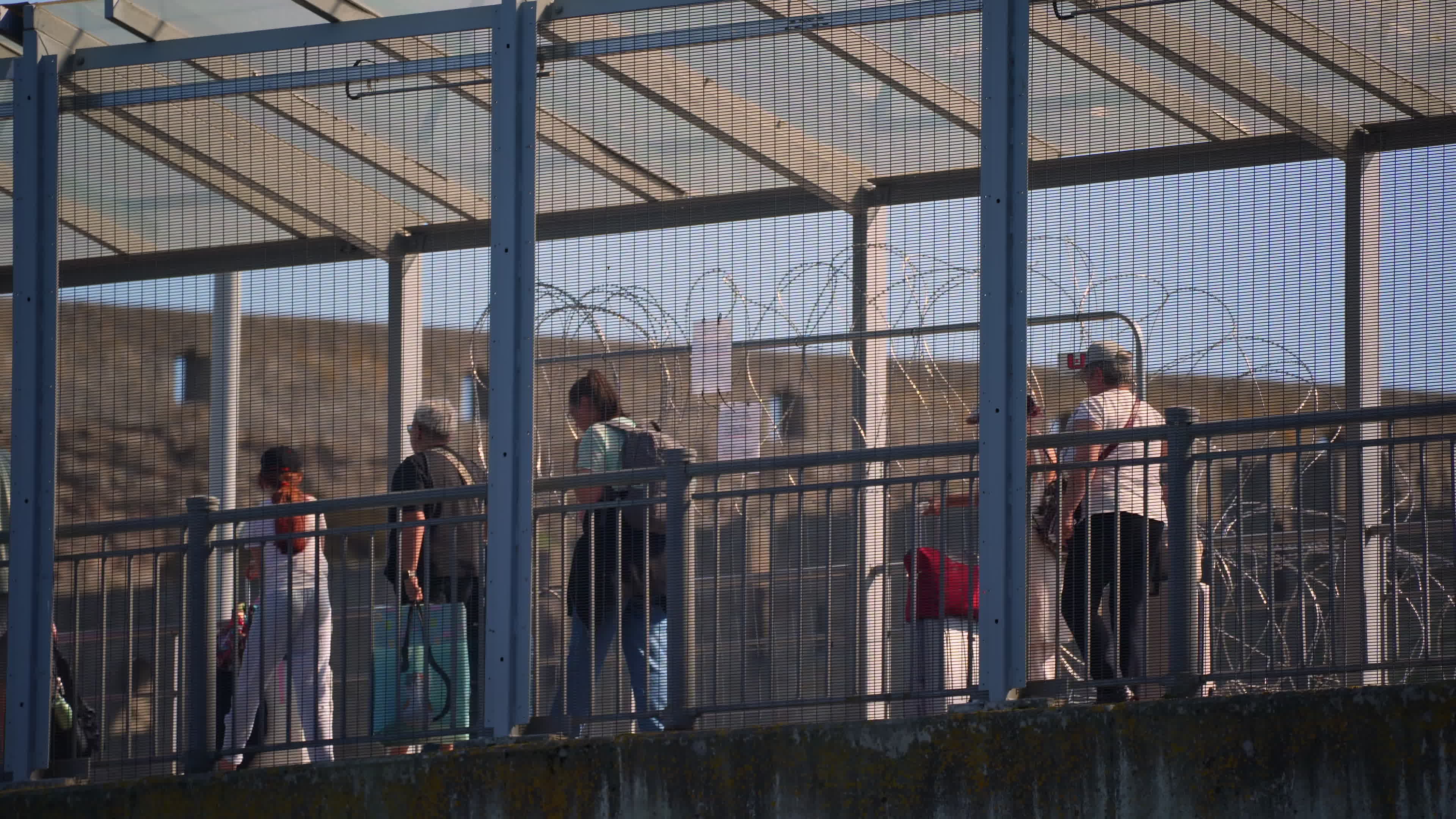 Russia imposes overnight curfew on border with Estonia