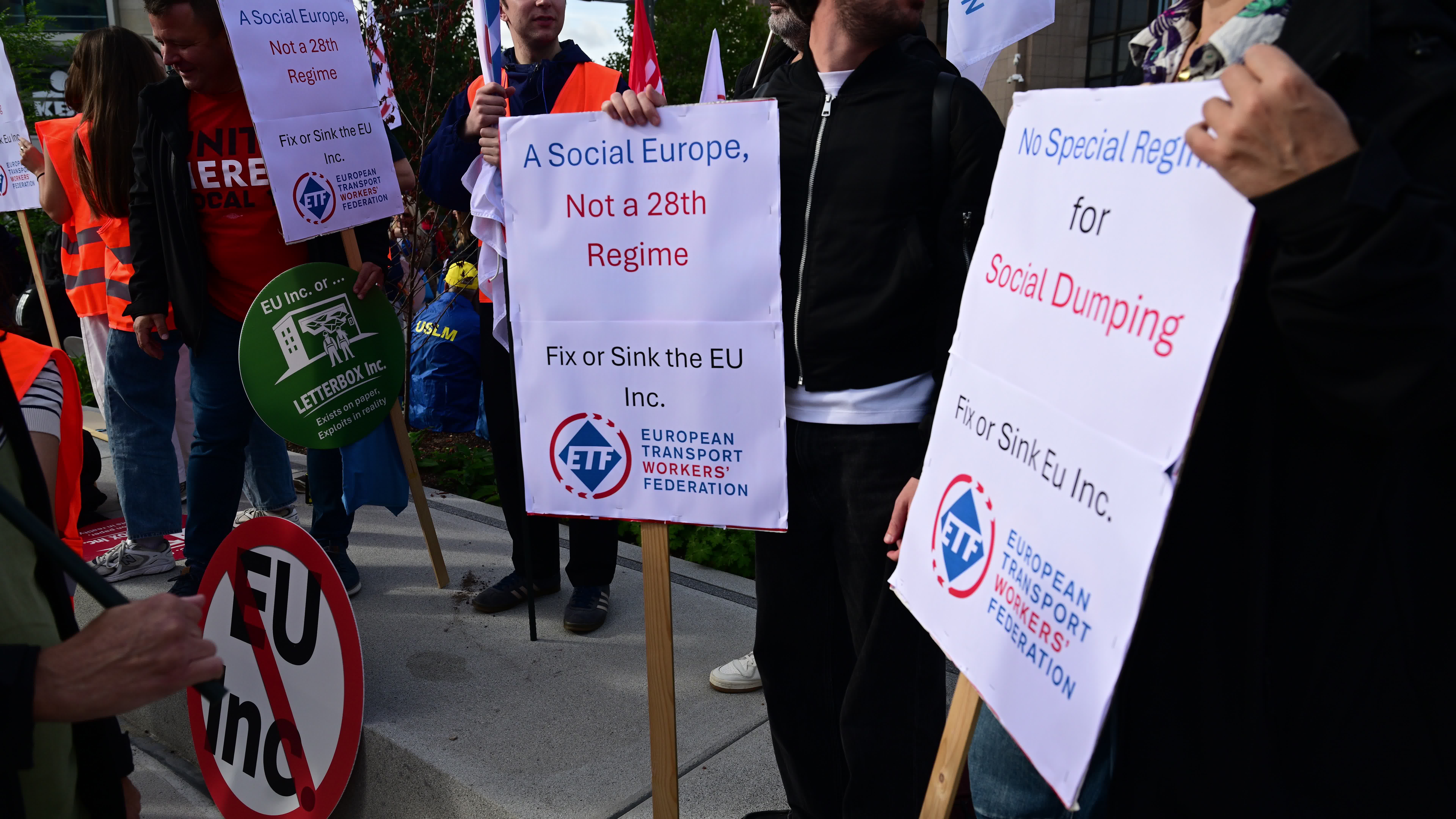 Trade unions demonstrate against proposed EU Inc. rules