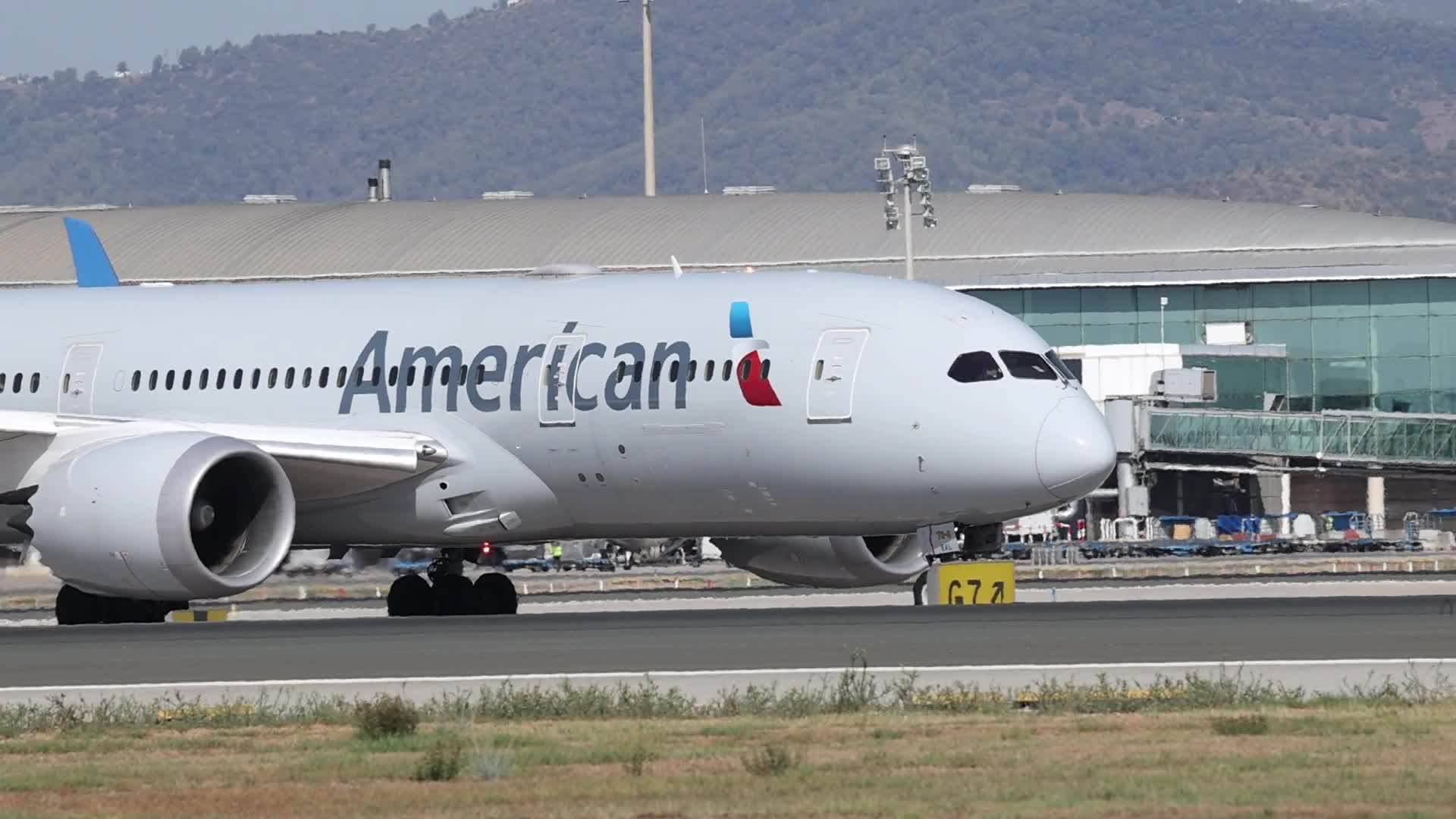 An American Airlines Boeing 787 prepares for takeoff from Barcelona Airport