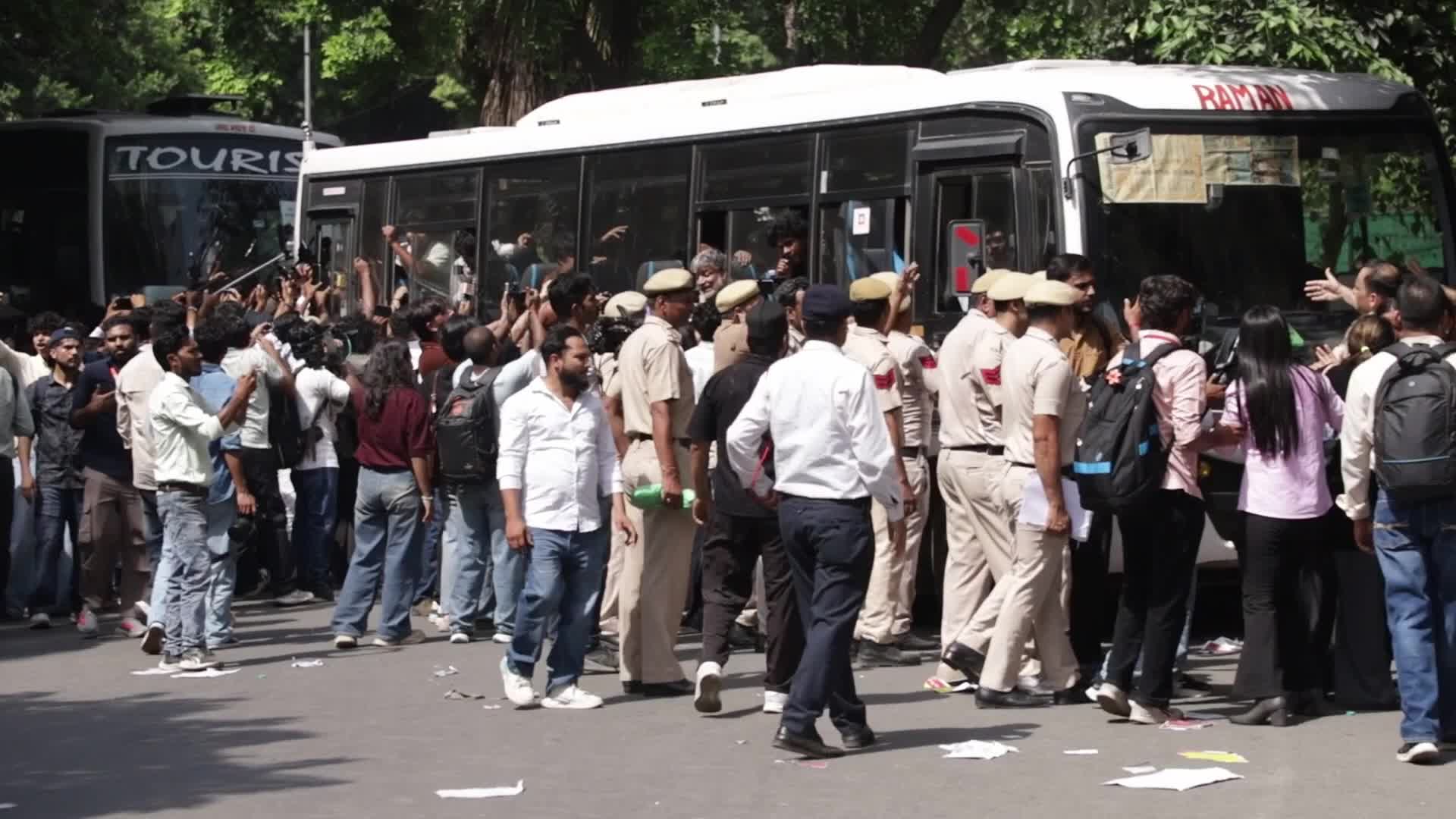 Delhi Protesters Demand Chief Election Commissioner’s Resignation