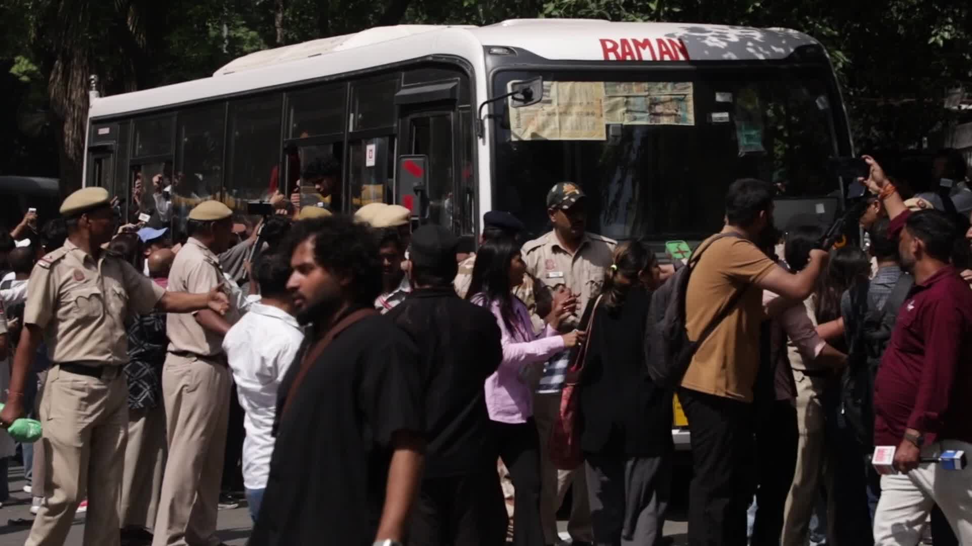 Delhi Protesters Demand Chief Election Commissioner’s Resignation