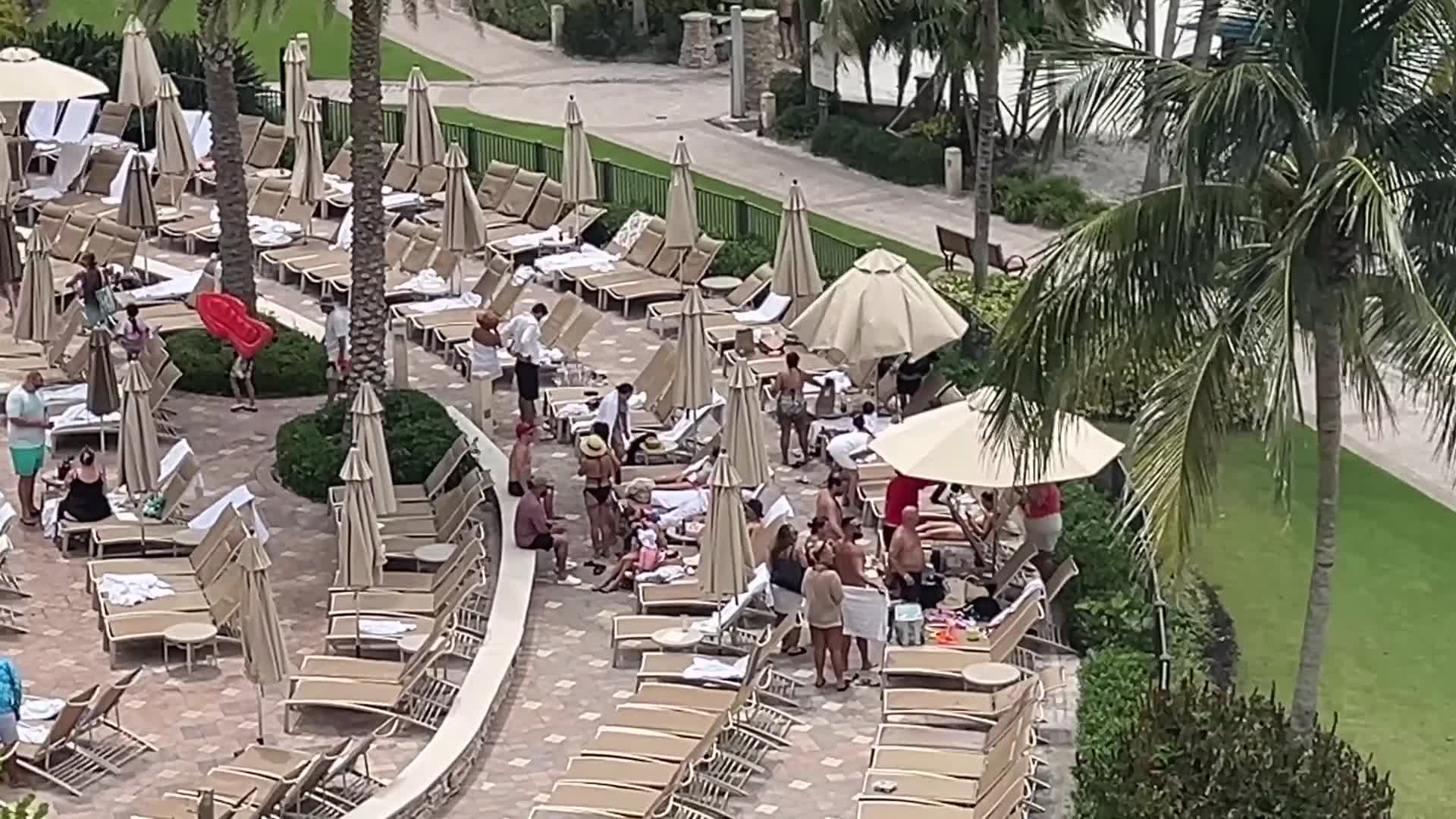 Strong winds before a thunderstorm on Marco Island