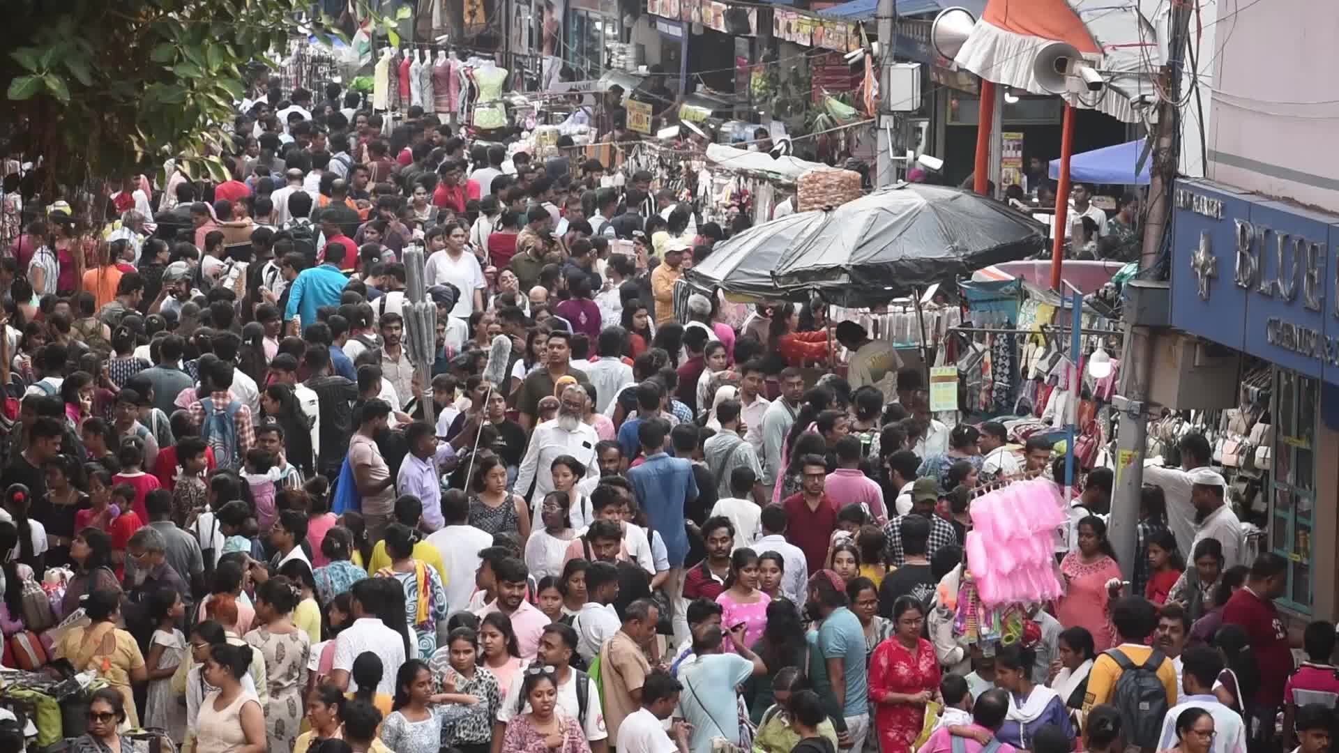 Surge of Shoppers Ahead of Durga Puja festival in Kolkata, India
