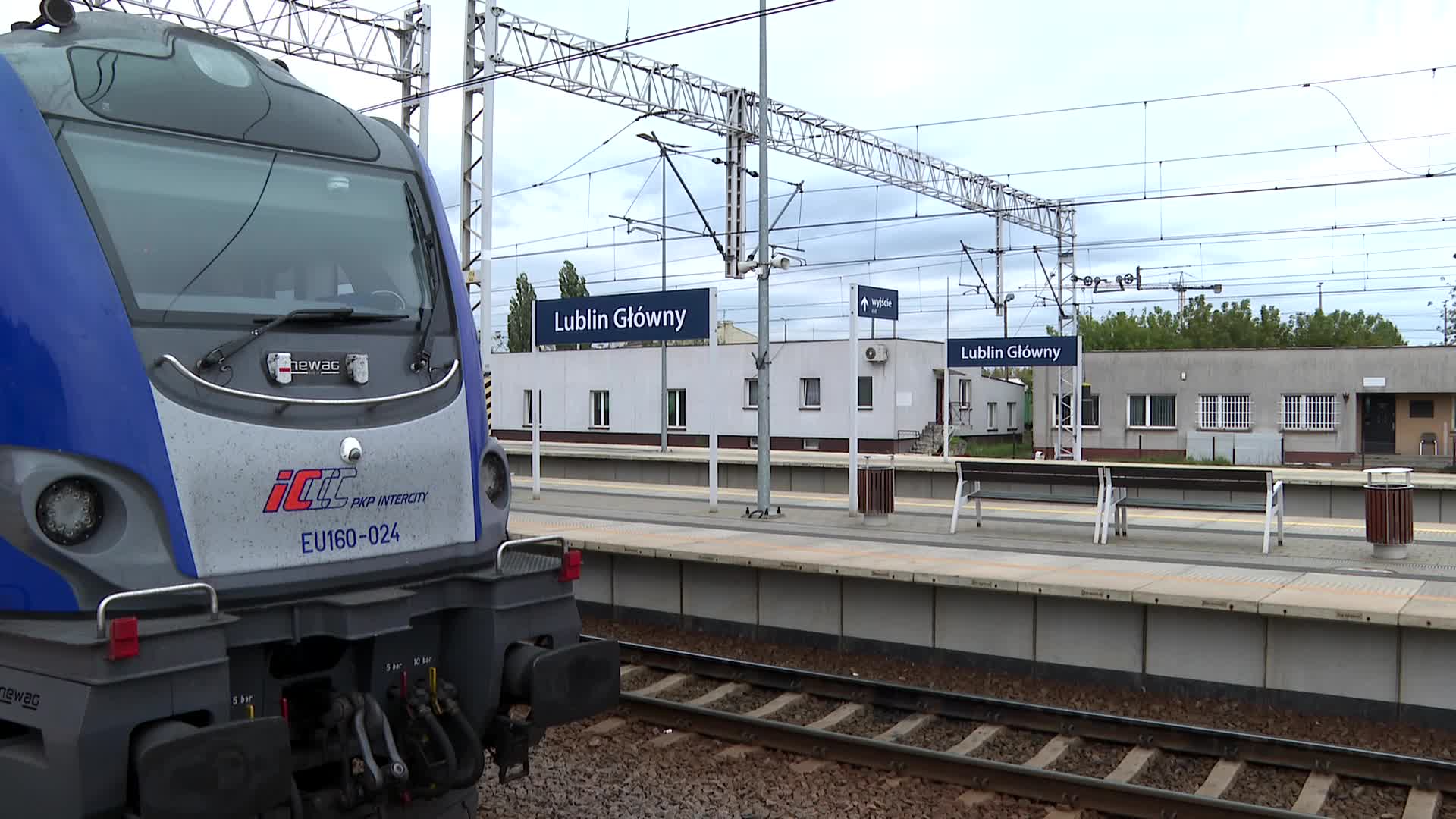 Poland: train station alert