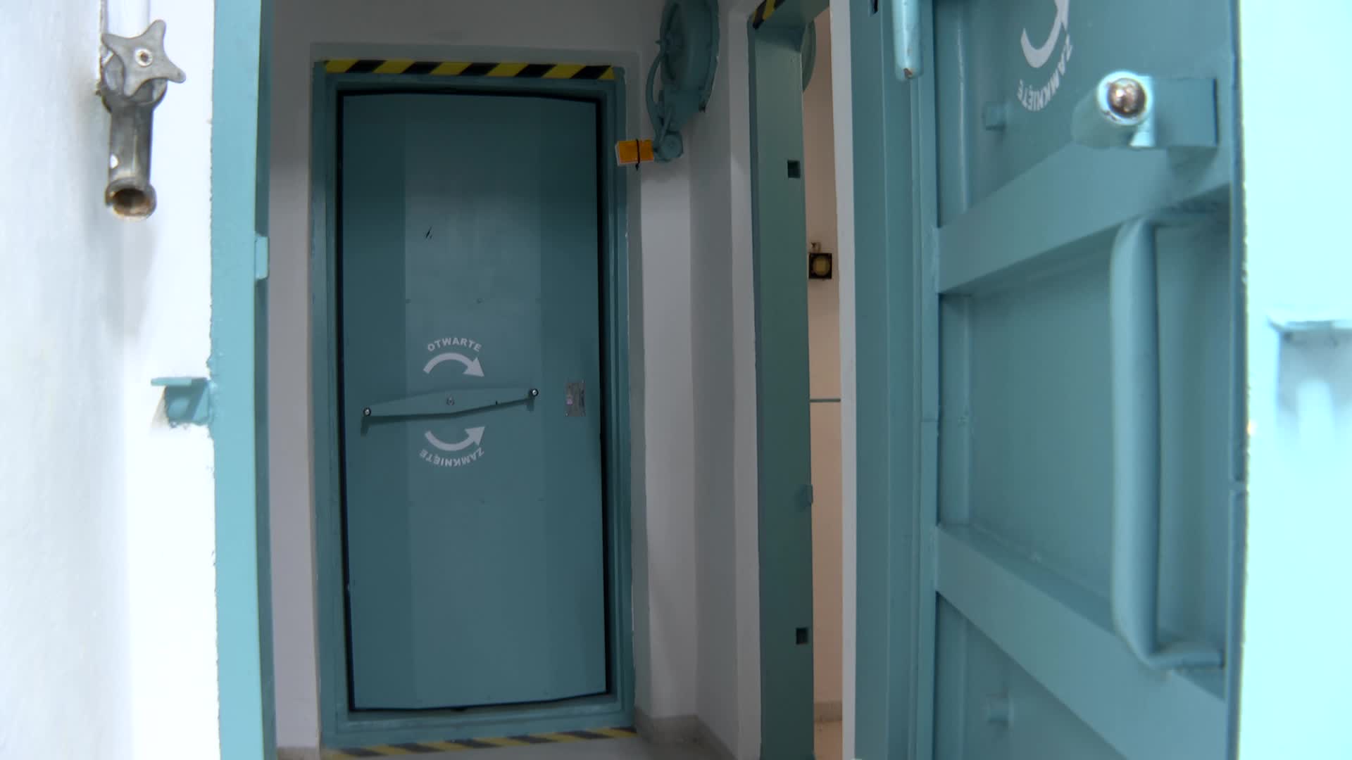 Poland: bomb shelter