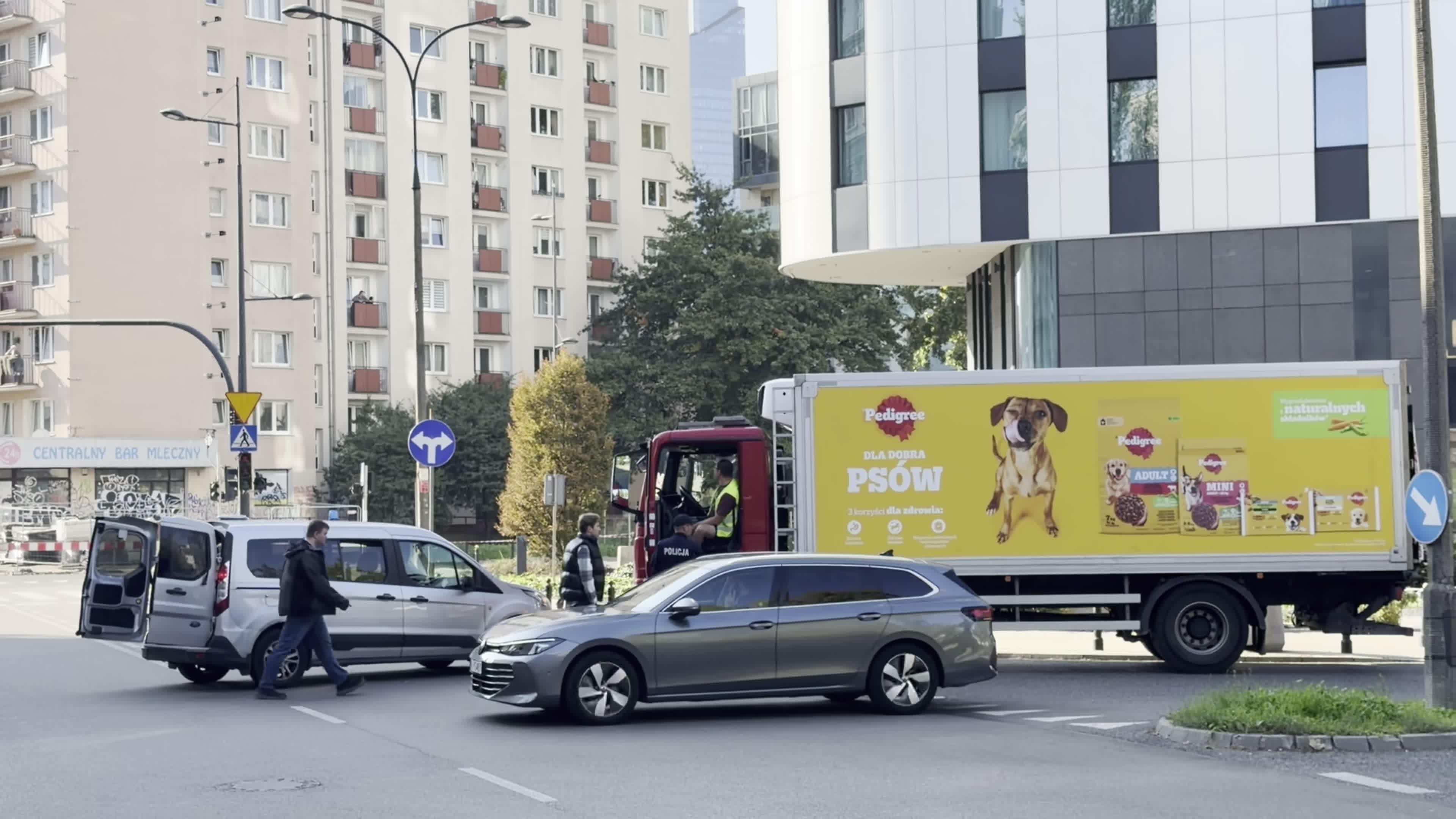 Emergency services respond after construction company finds alleged World War II bomb in Warsaw