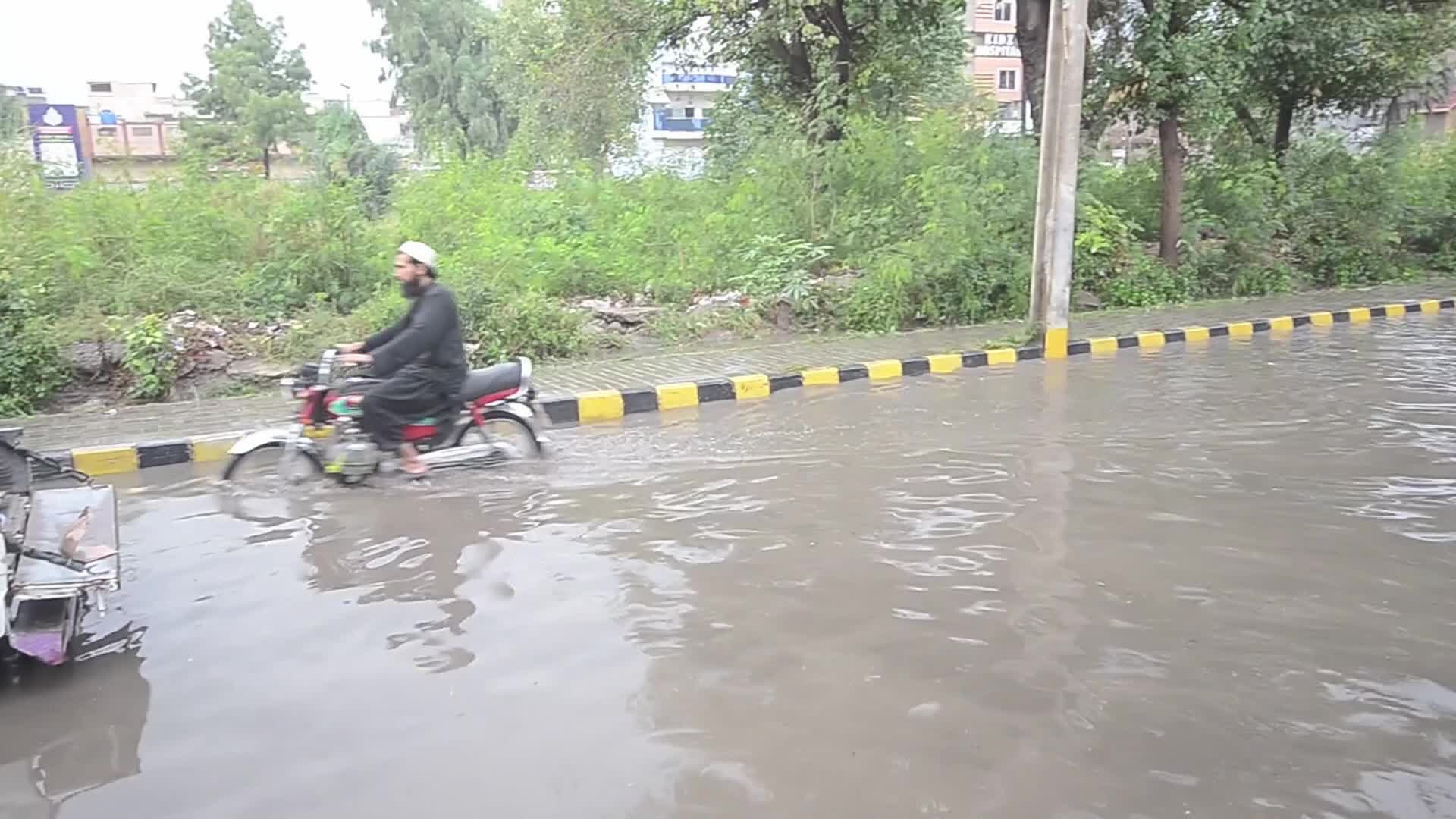Heavy Rain Damages Roads and Disrupts Traffic in Peshawar