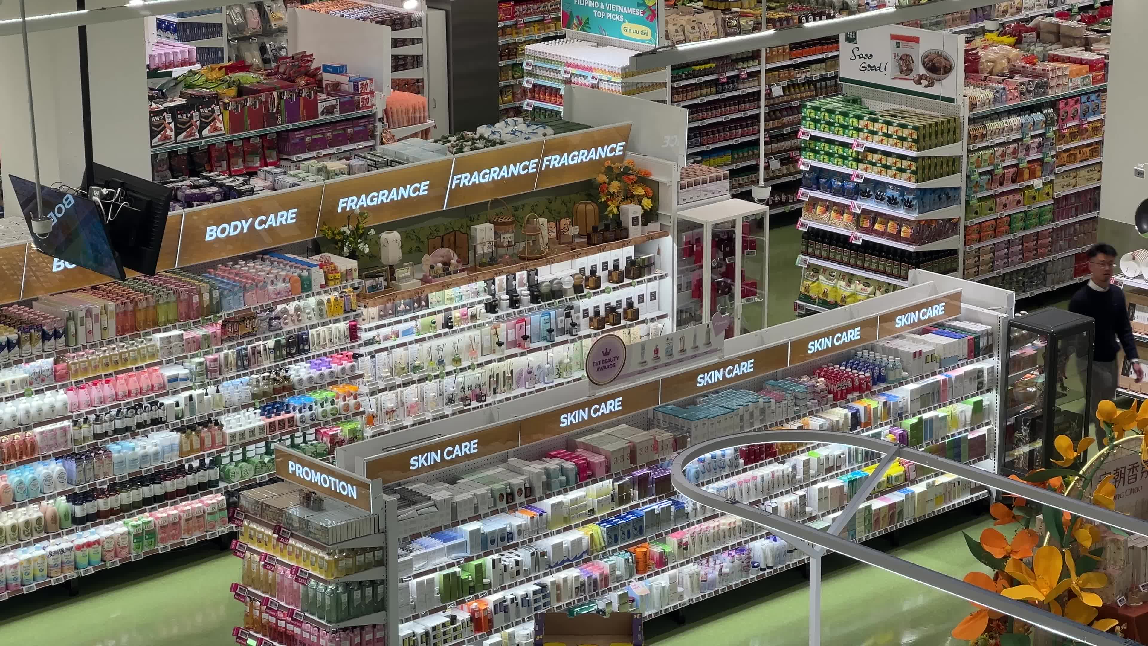 Preparations for the grand opening of a new grocery store in Toronto