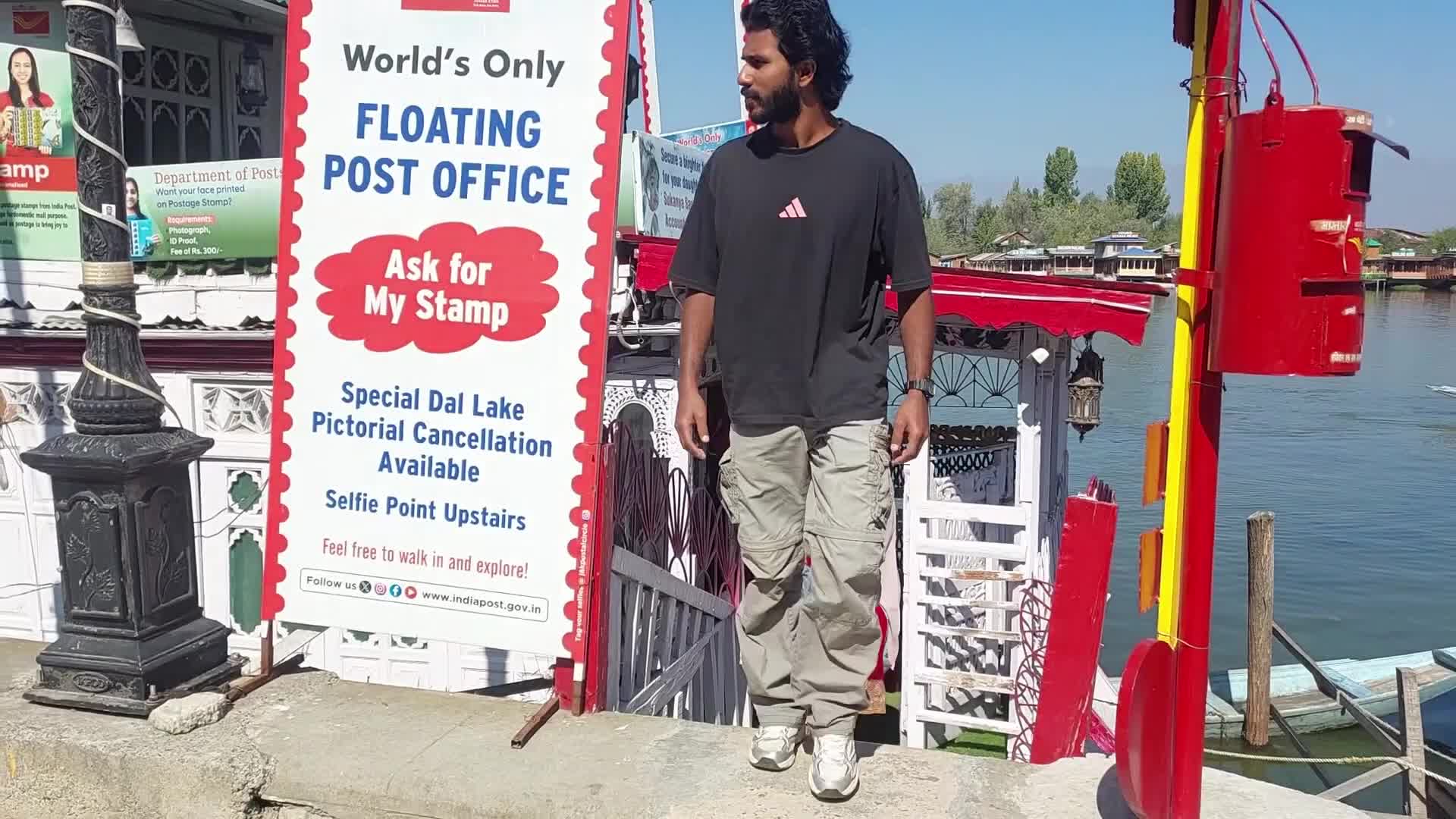 World's only floating post office in Kashmir on World Post Office