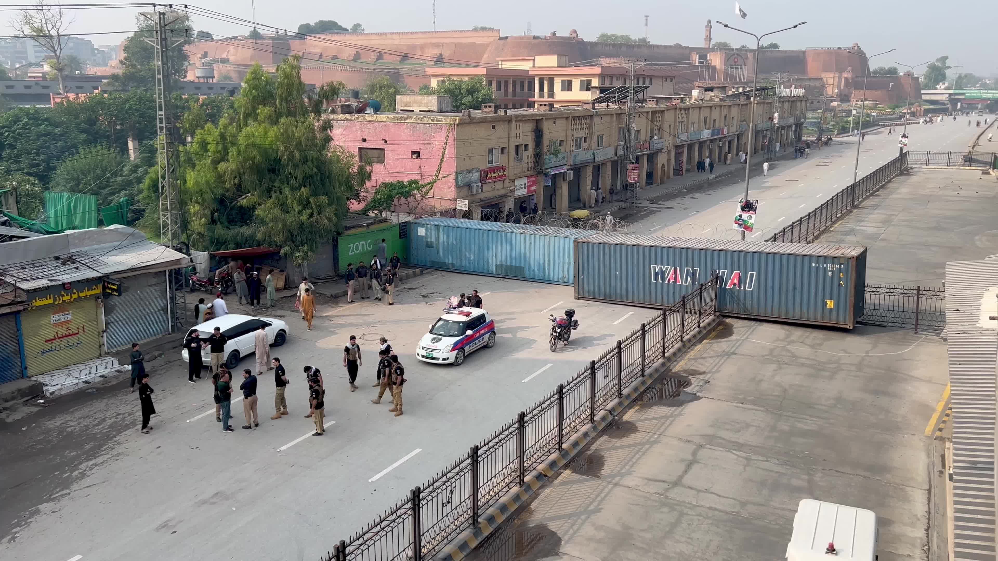 Situation in Peshawar as opposition PTI advances long march toward Islamabad