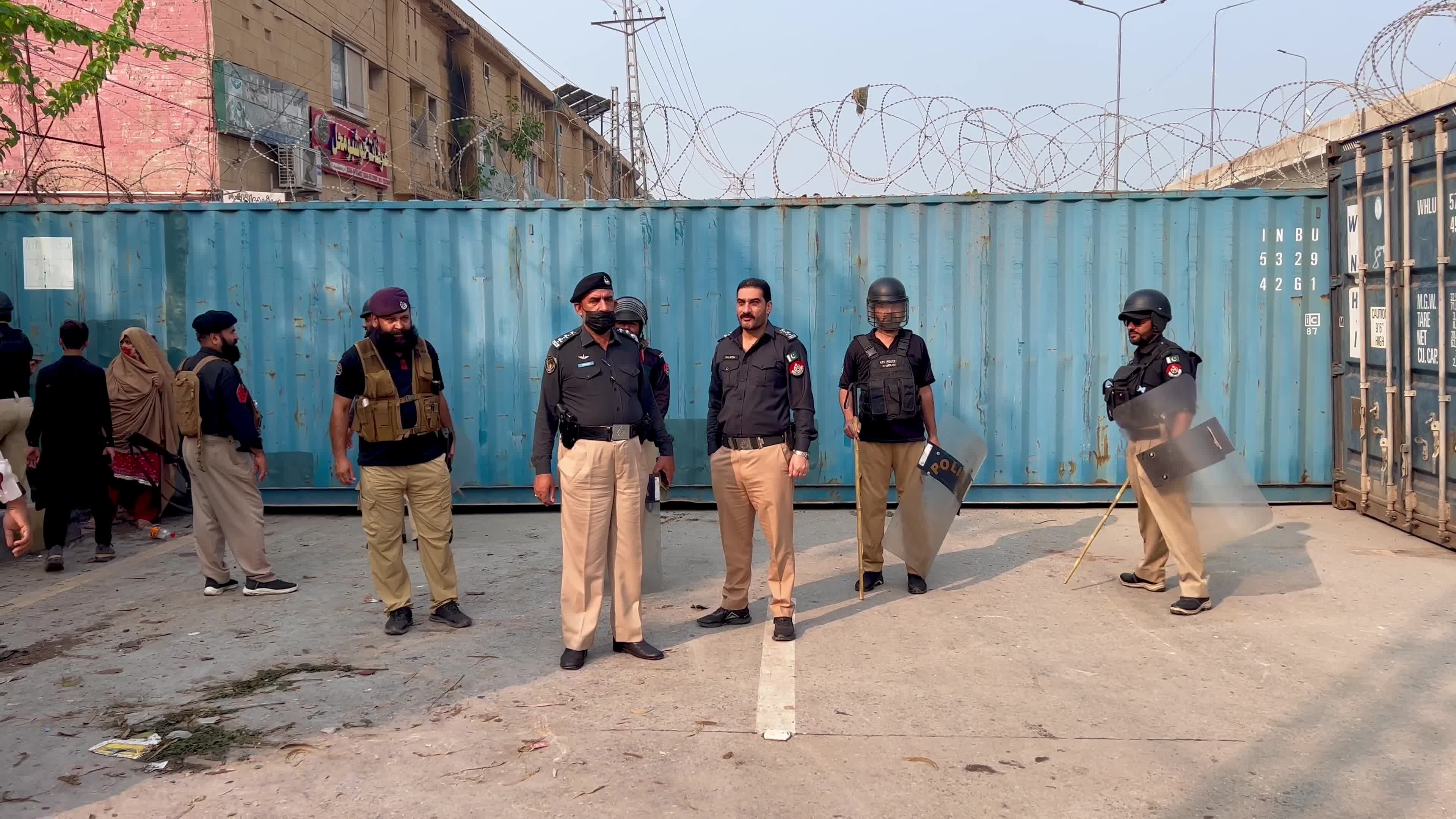 Situation in Peshawar as opposition PTI advances long march toward Islamabad