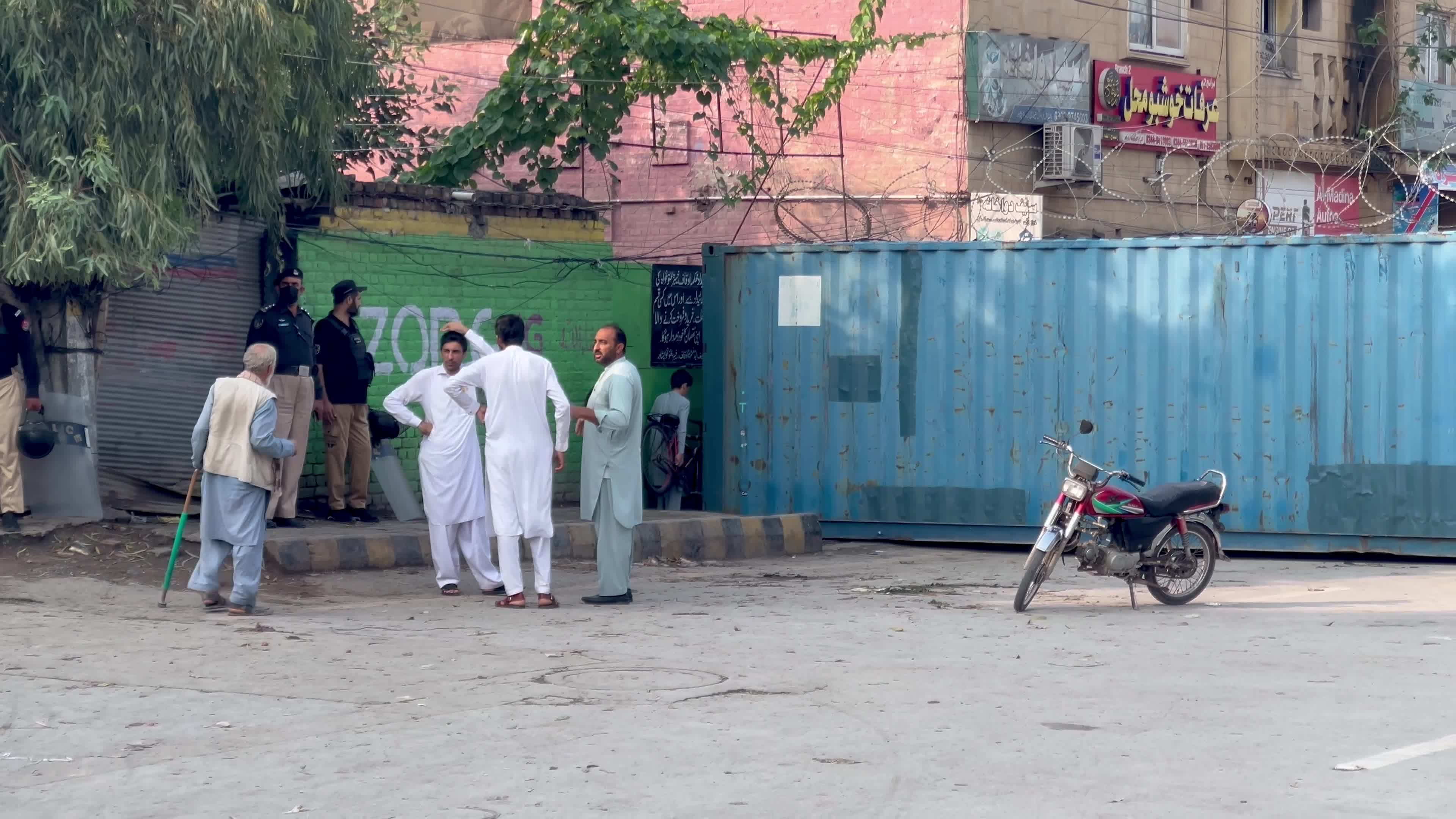 Situation in Peshawar as opposition PTI advances long march toward Islamabad