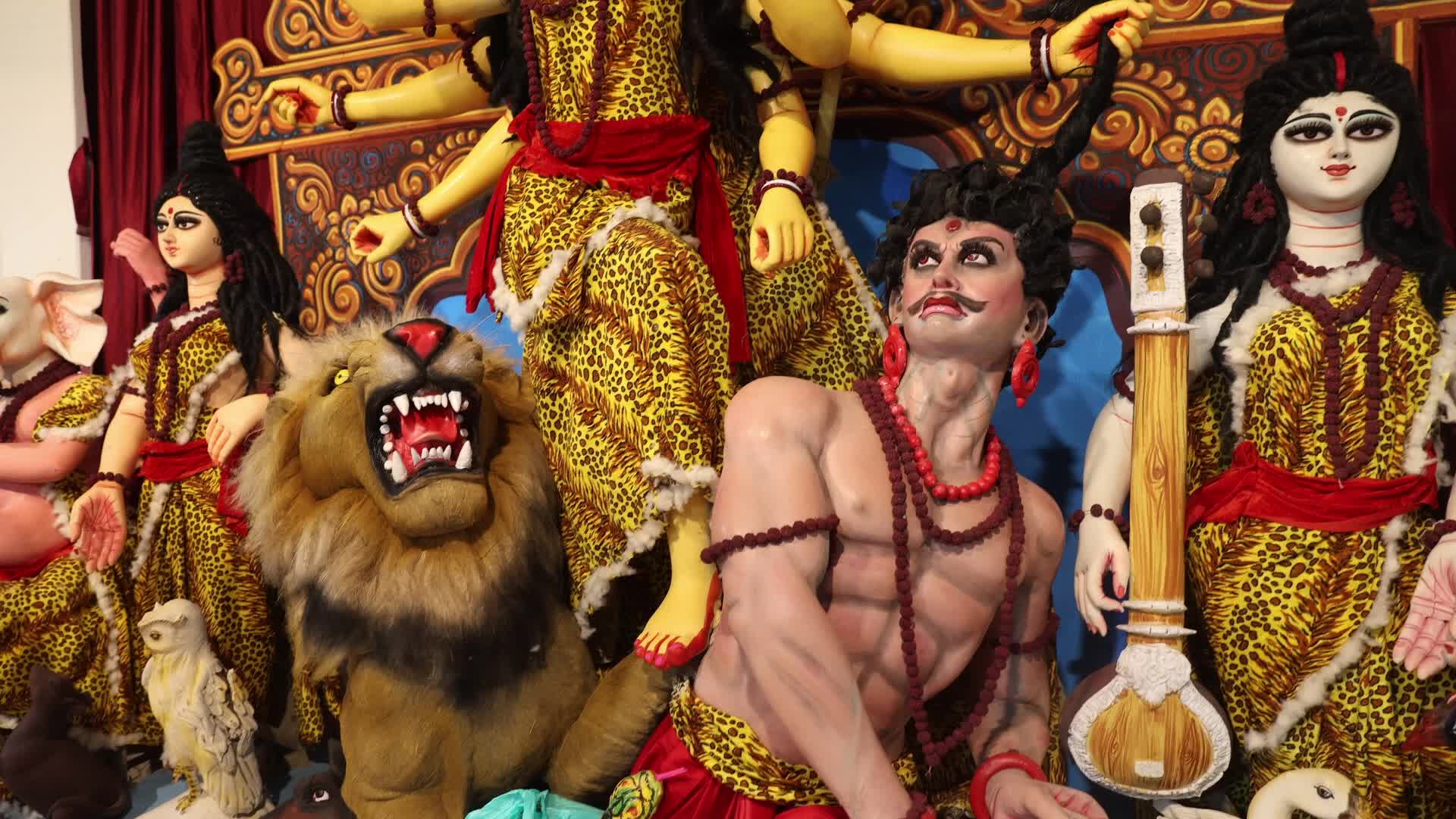 Underprivileged People Receive Durga Puja Gifts in Kolkata,Inda